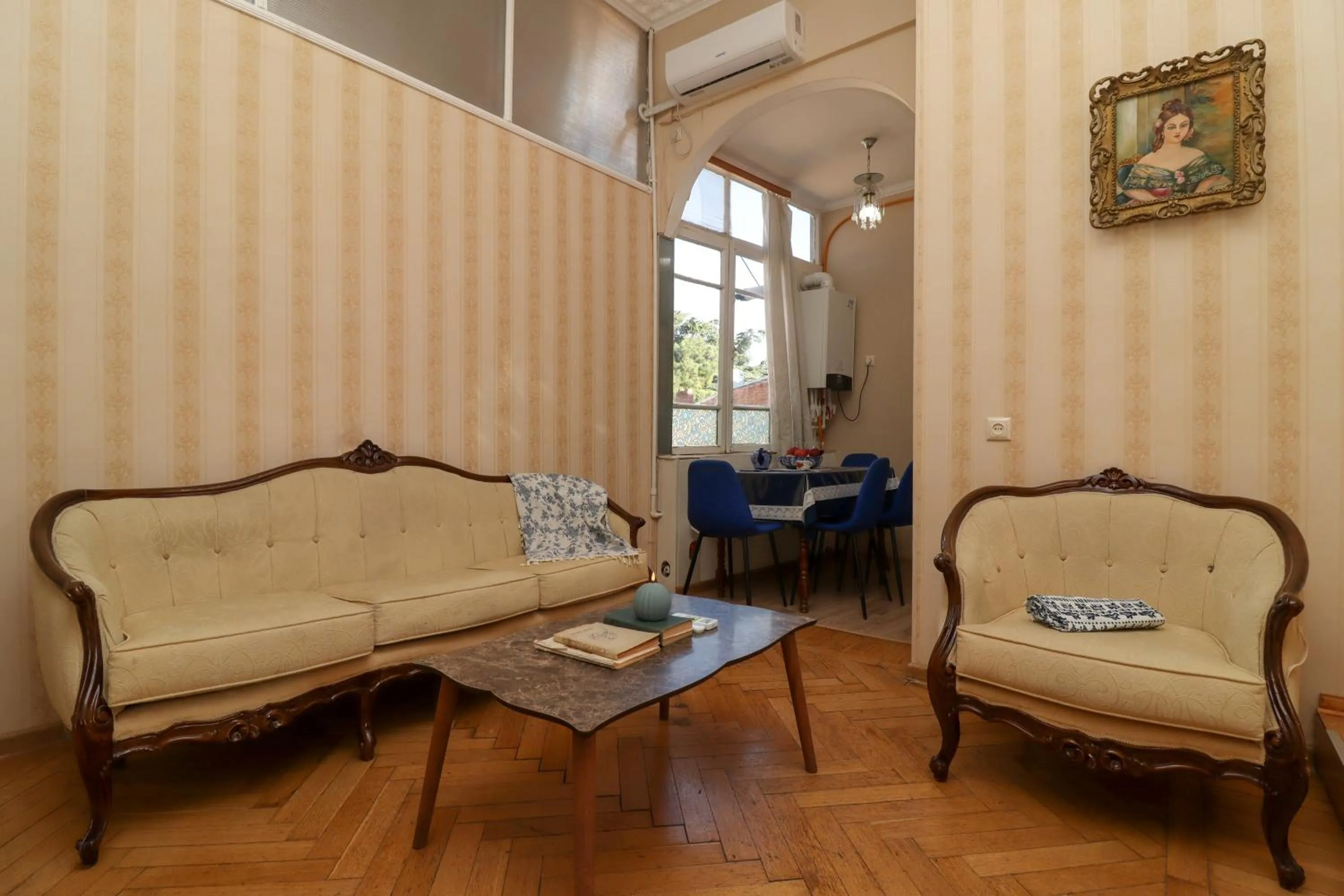 Seating area in Leon Rooms