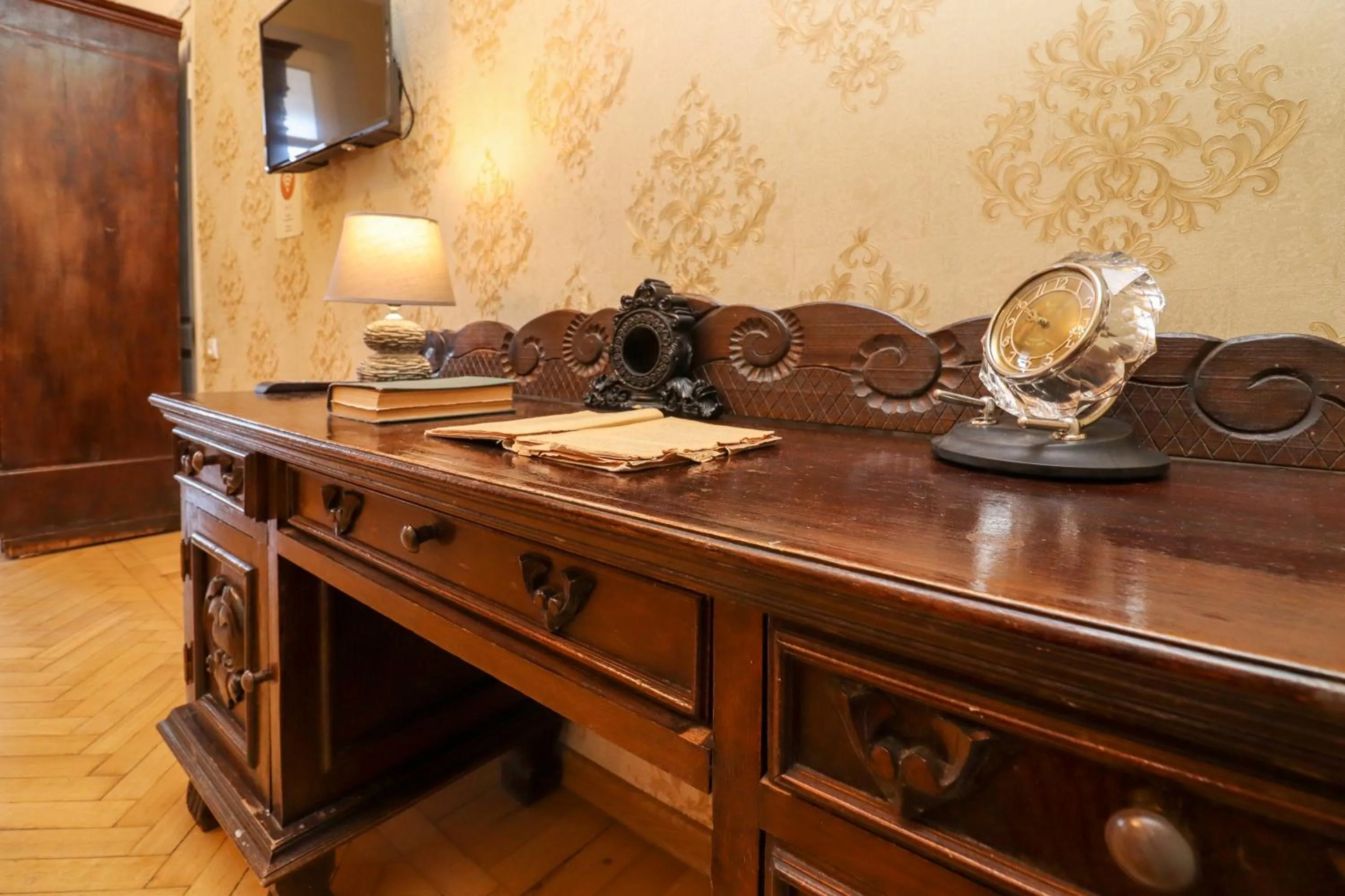 Bedroom in Leon Rooms