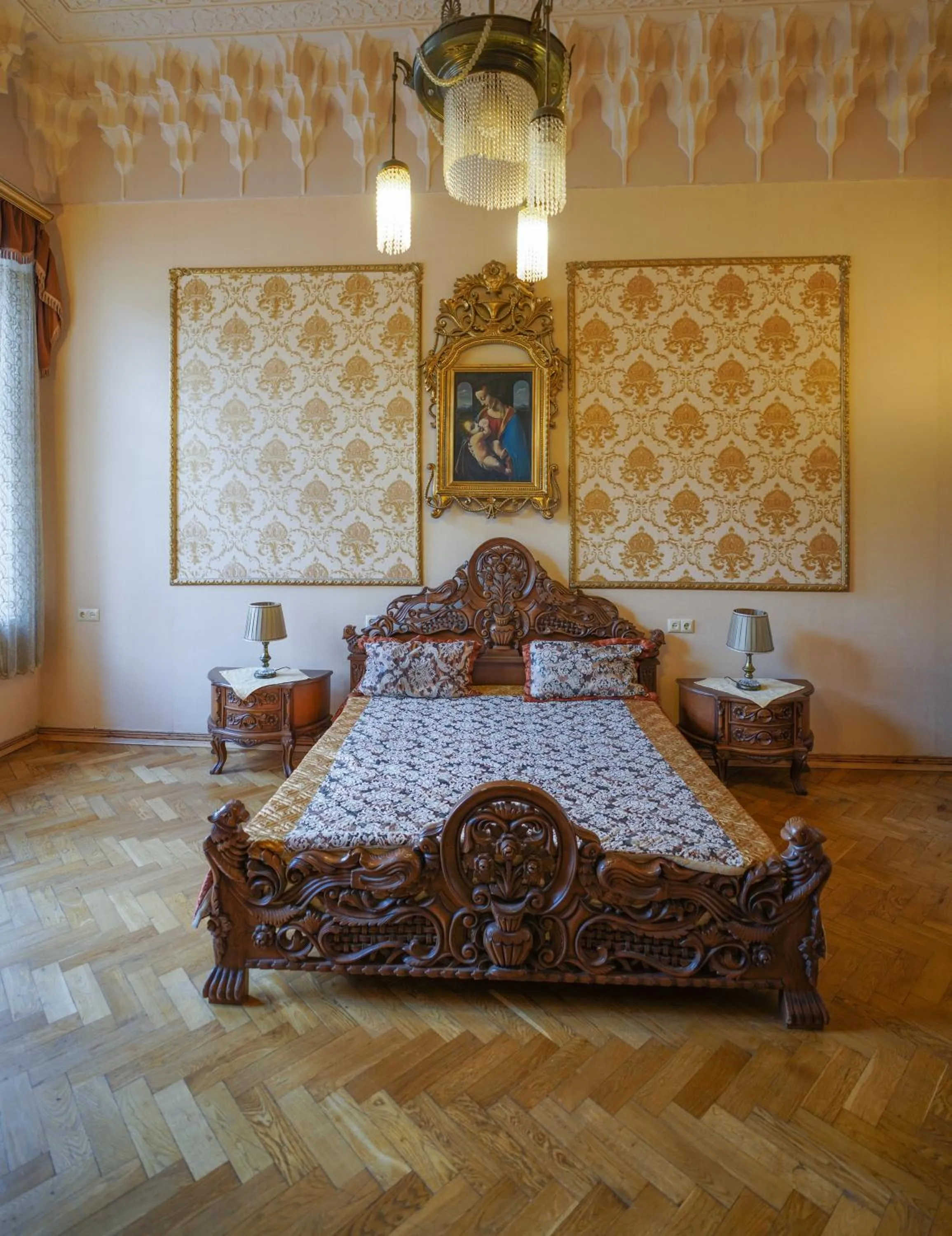 Bed in Leon Rooms