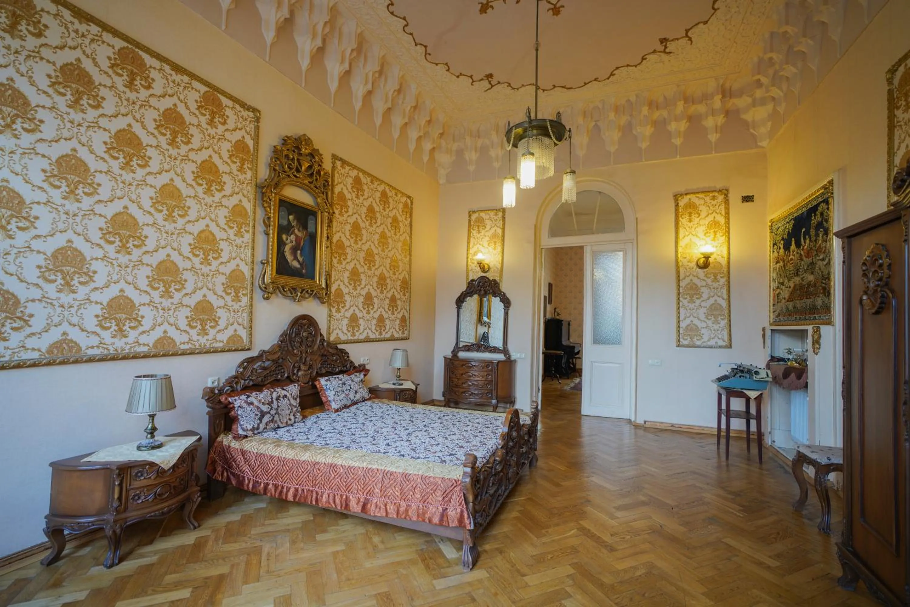 Bedroom, Bed in Leon Rooms