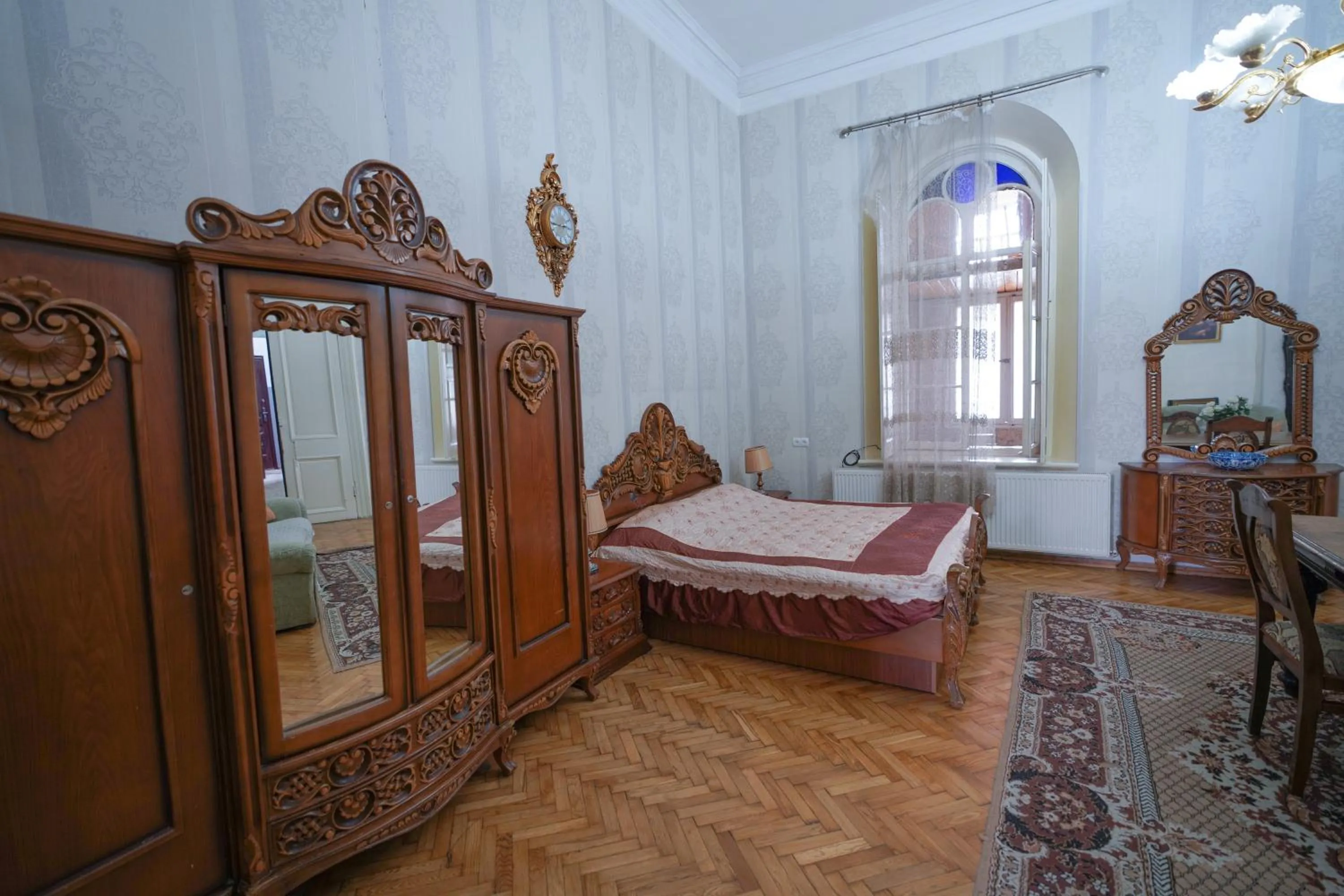 Bedroom, Bed in Leon Rooms