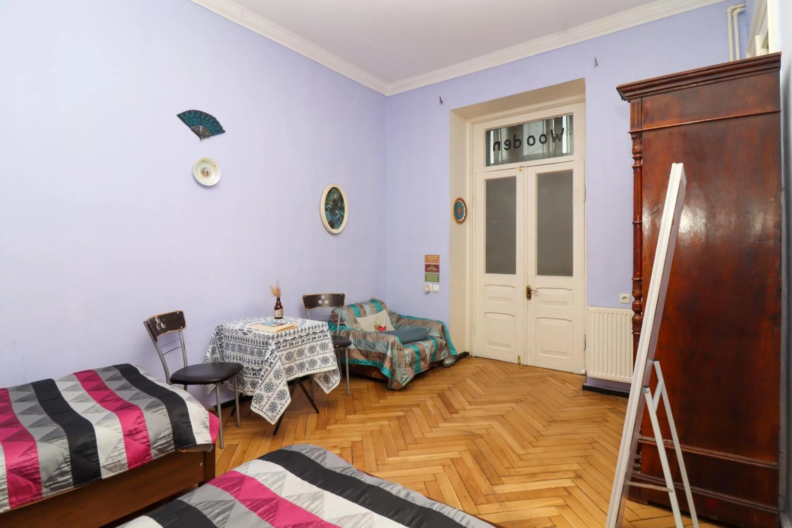 Bedroom, Bed in Leon Rooms