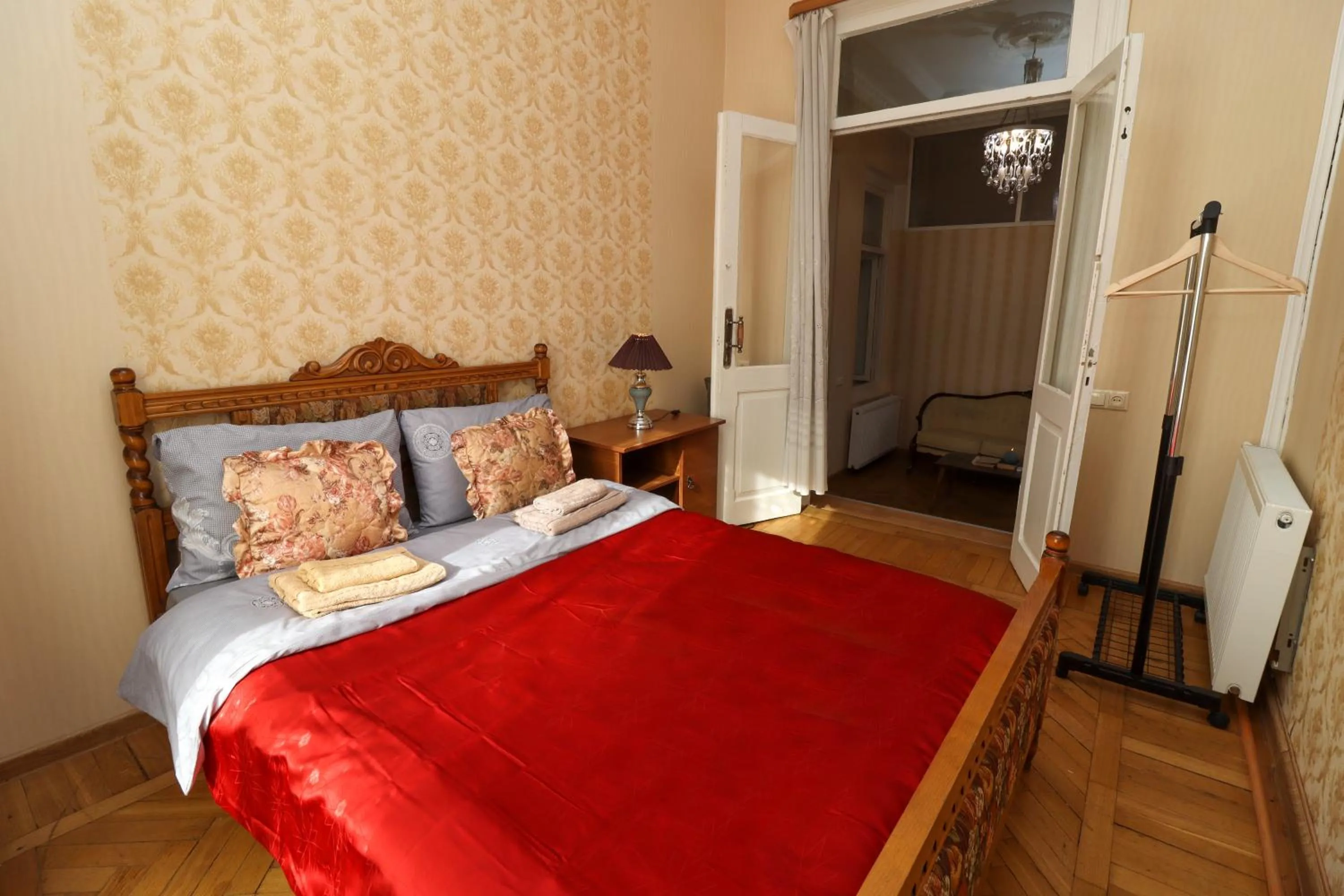 Bedroom, Bed in Leon Rooms