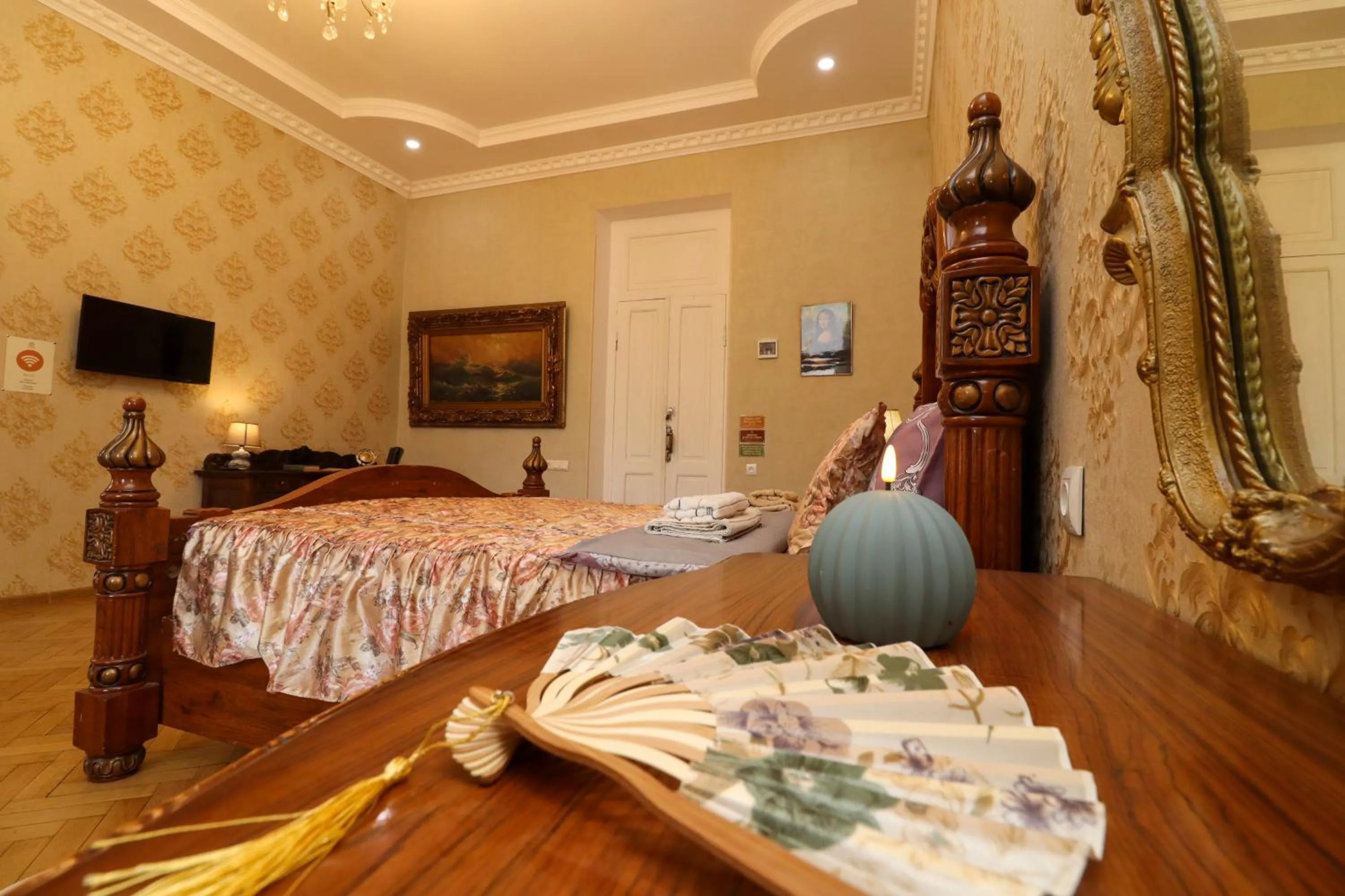 Bedroom in Leon Rooms