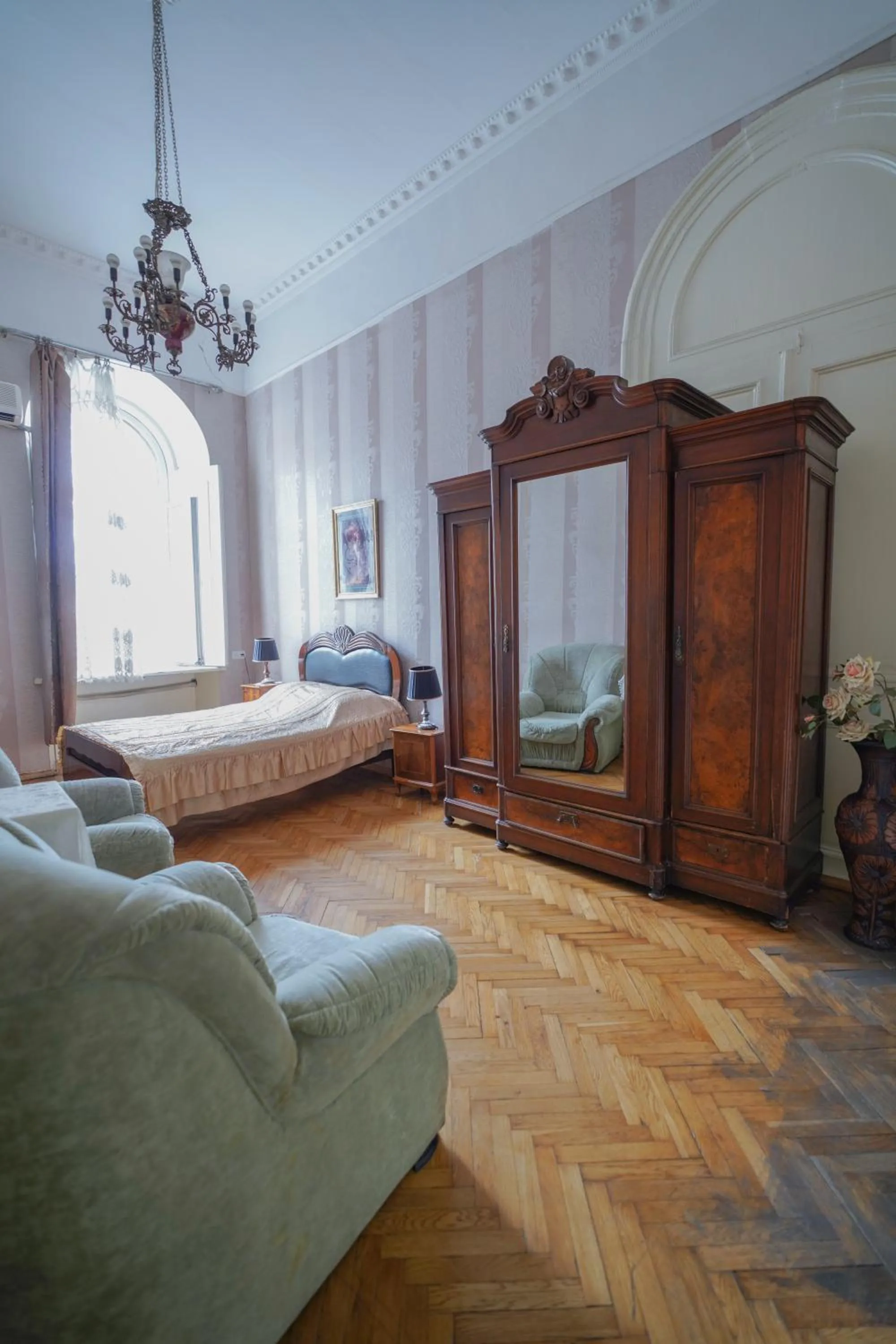 Bedroom, Bed in Leon Rooms