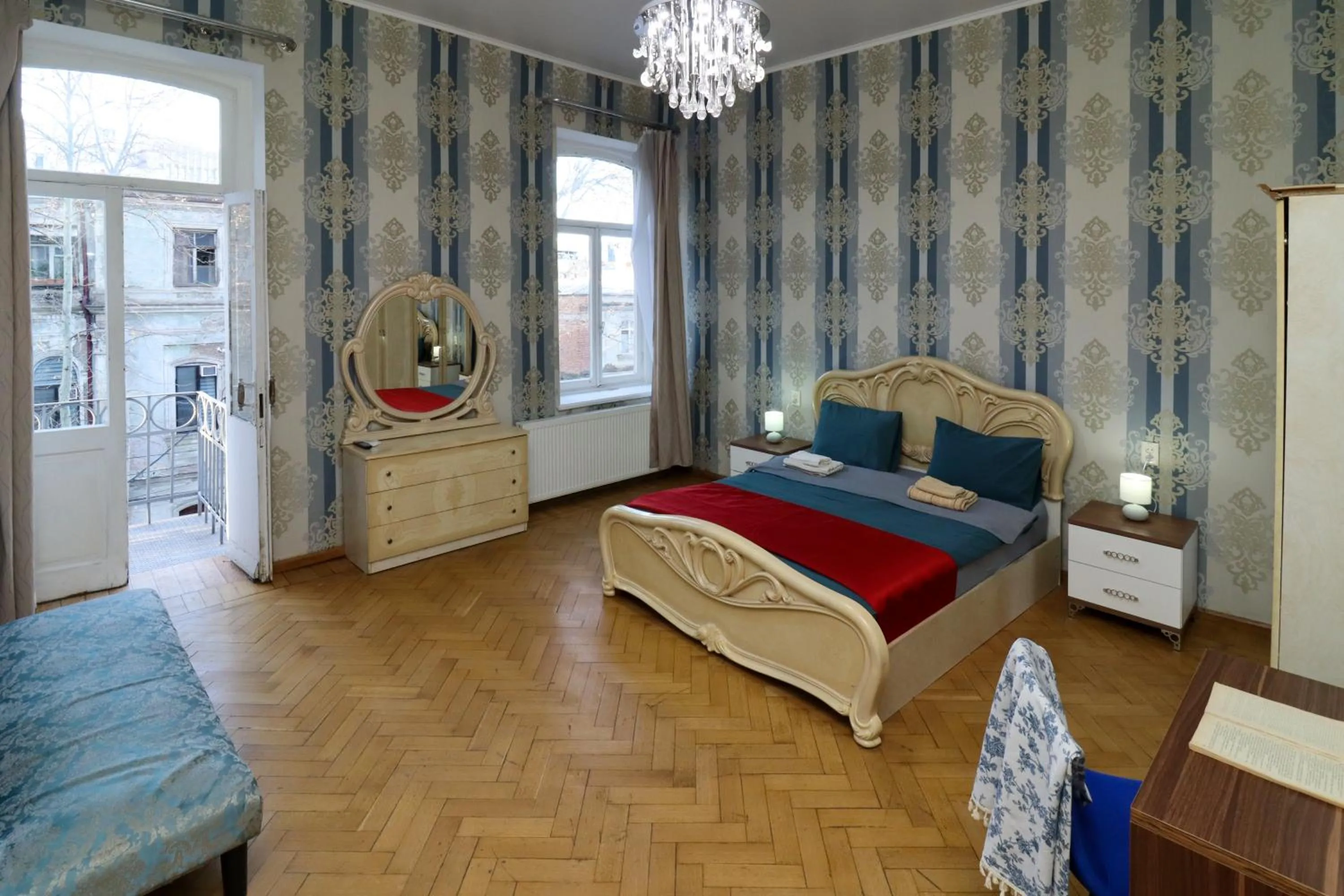 Bedroom, Bed in Leon Rooms