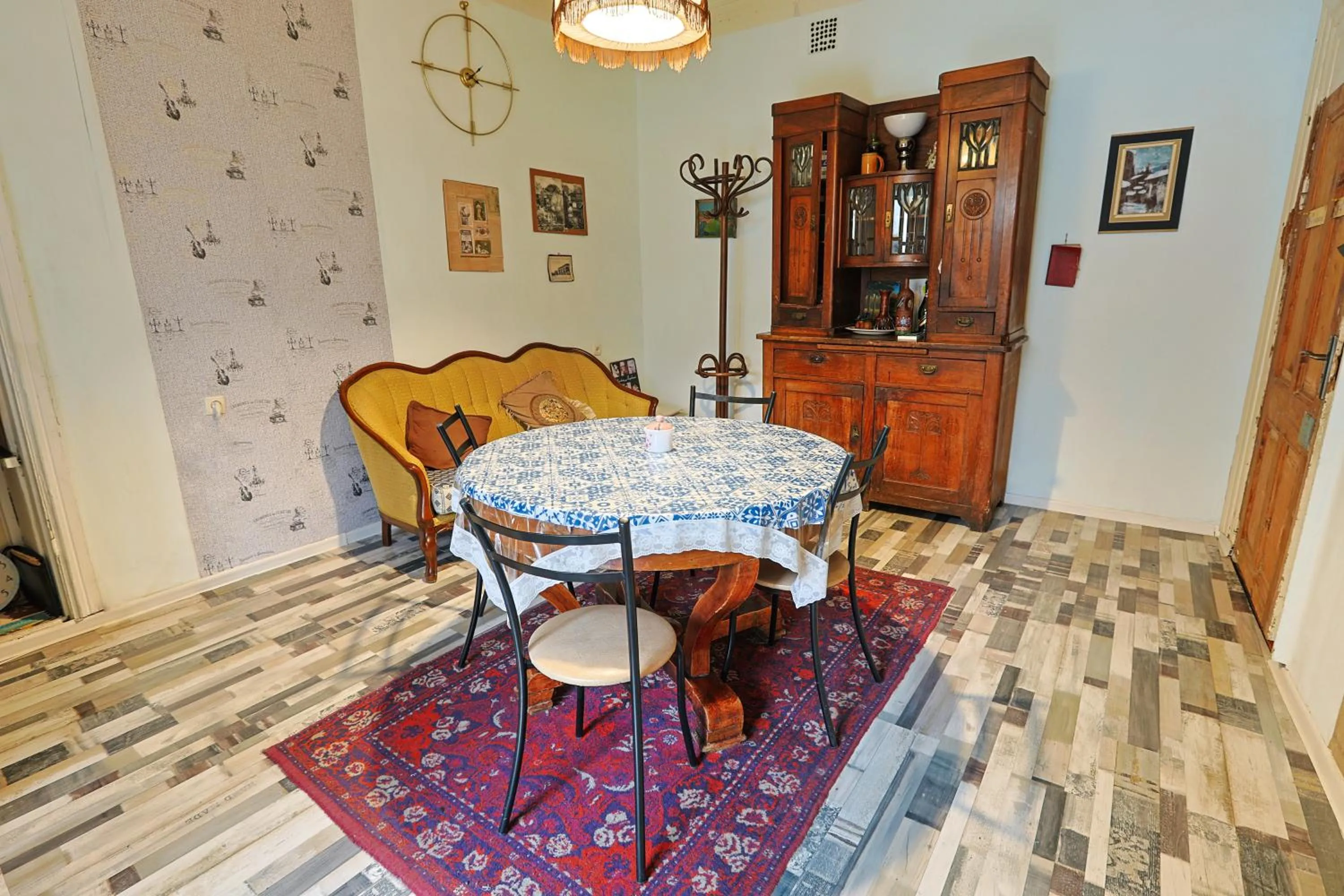Dining area in Leon Rooms