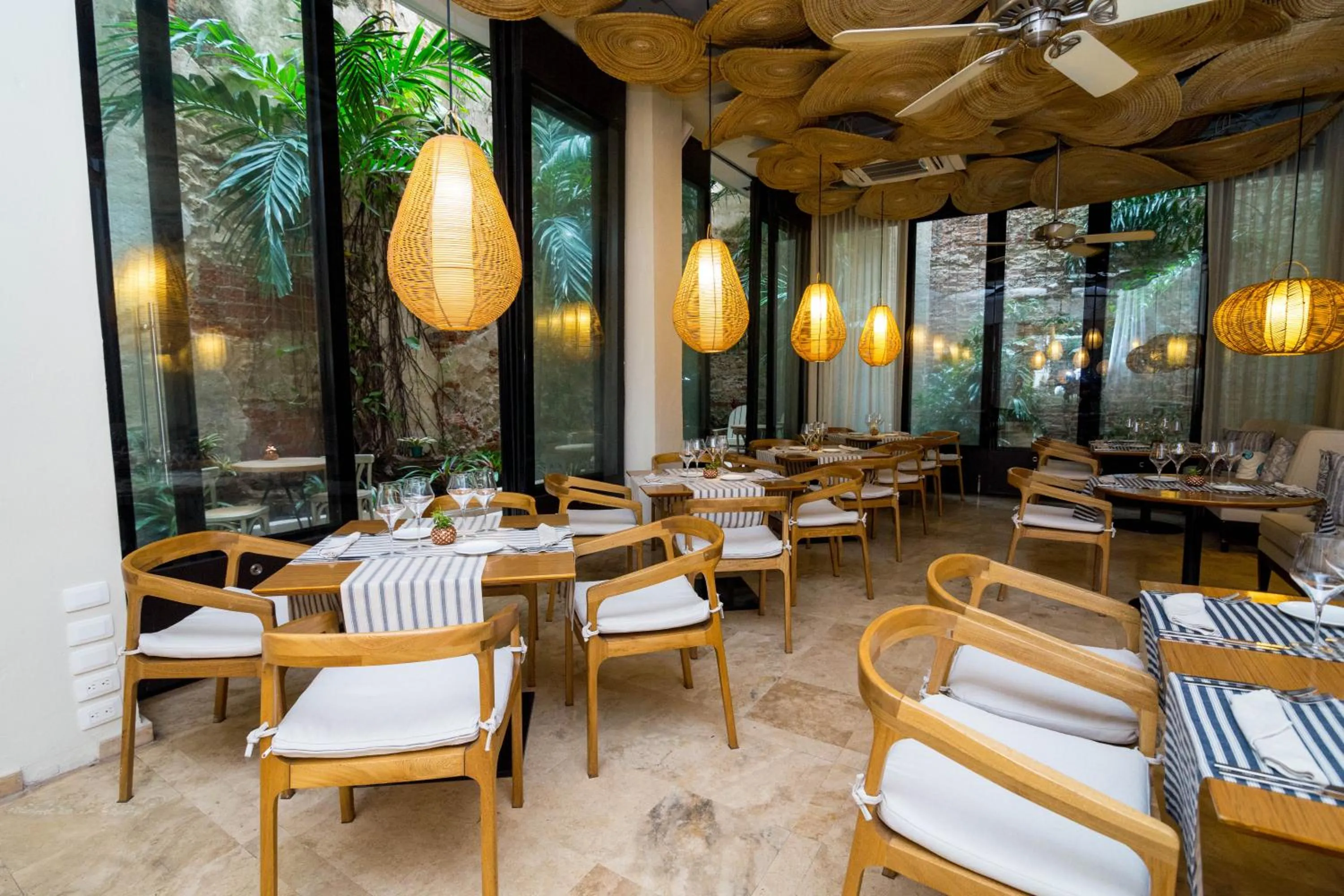 Restaurant/places to eat in Movich Hotel Cartagena de Indias