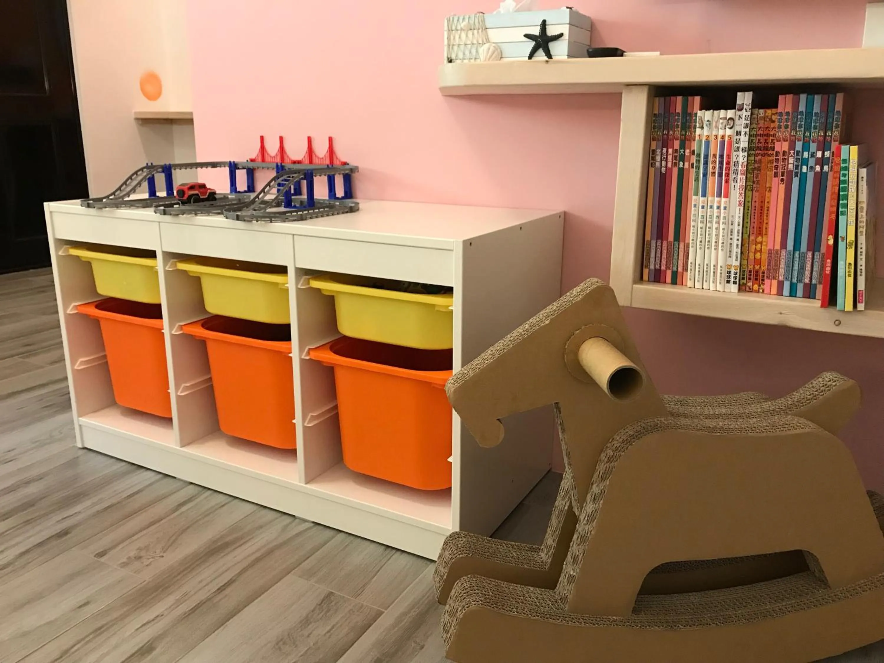 Decorative detail in Seven beauties Homestay