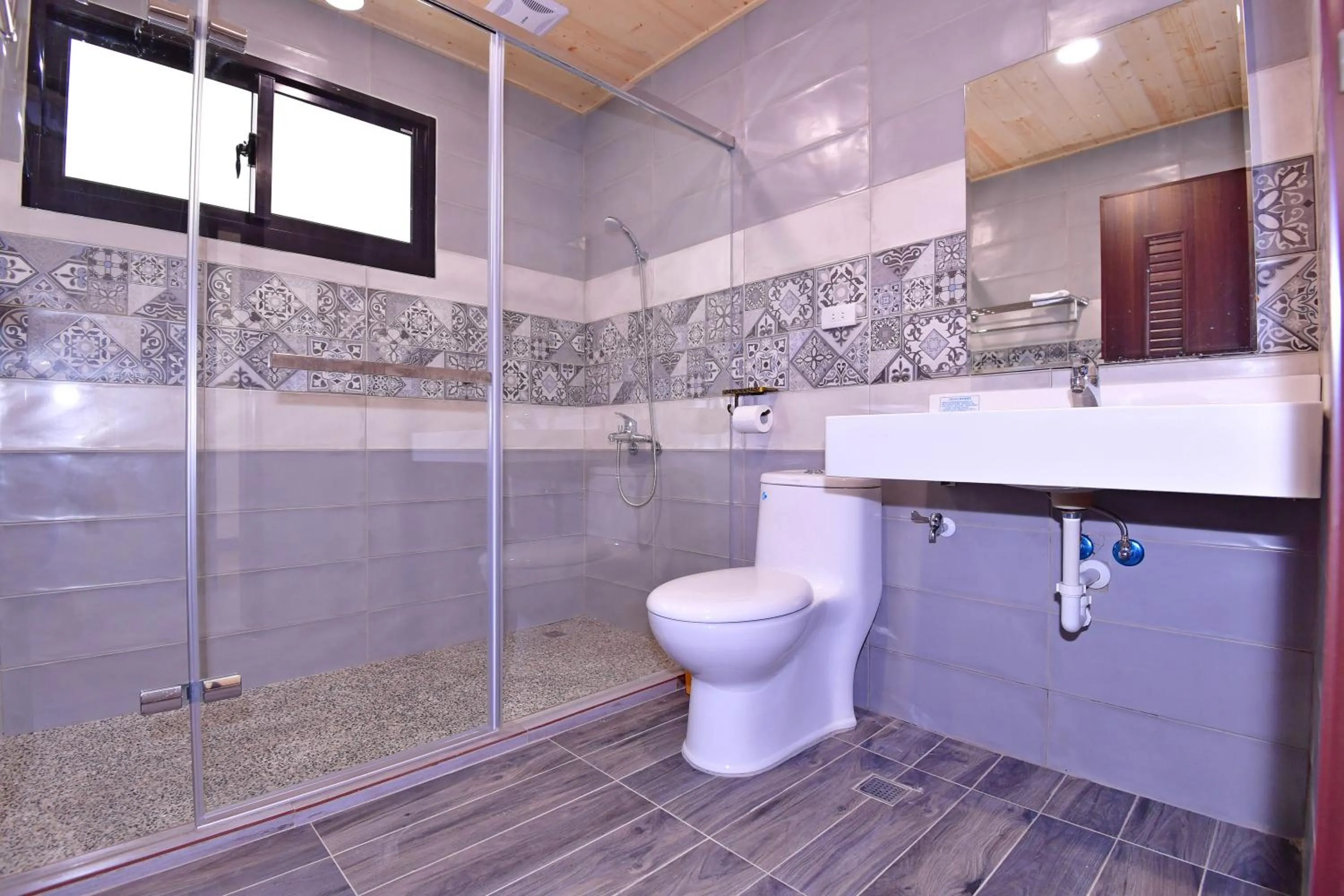 Bathroom in Seven beauties Homestay