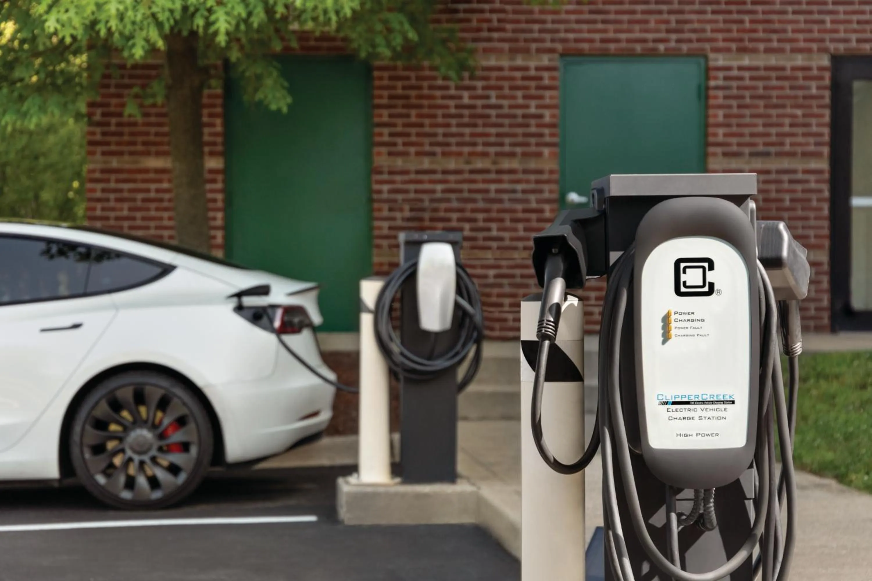 Parking in Wingate by Wyndham Louisville East