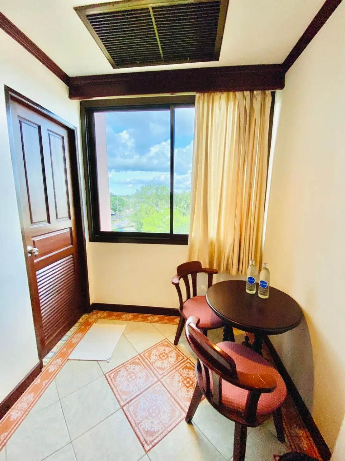Dining area in Crystal Hotel Krabi