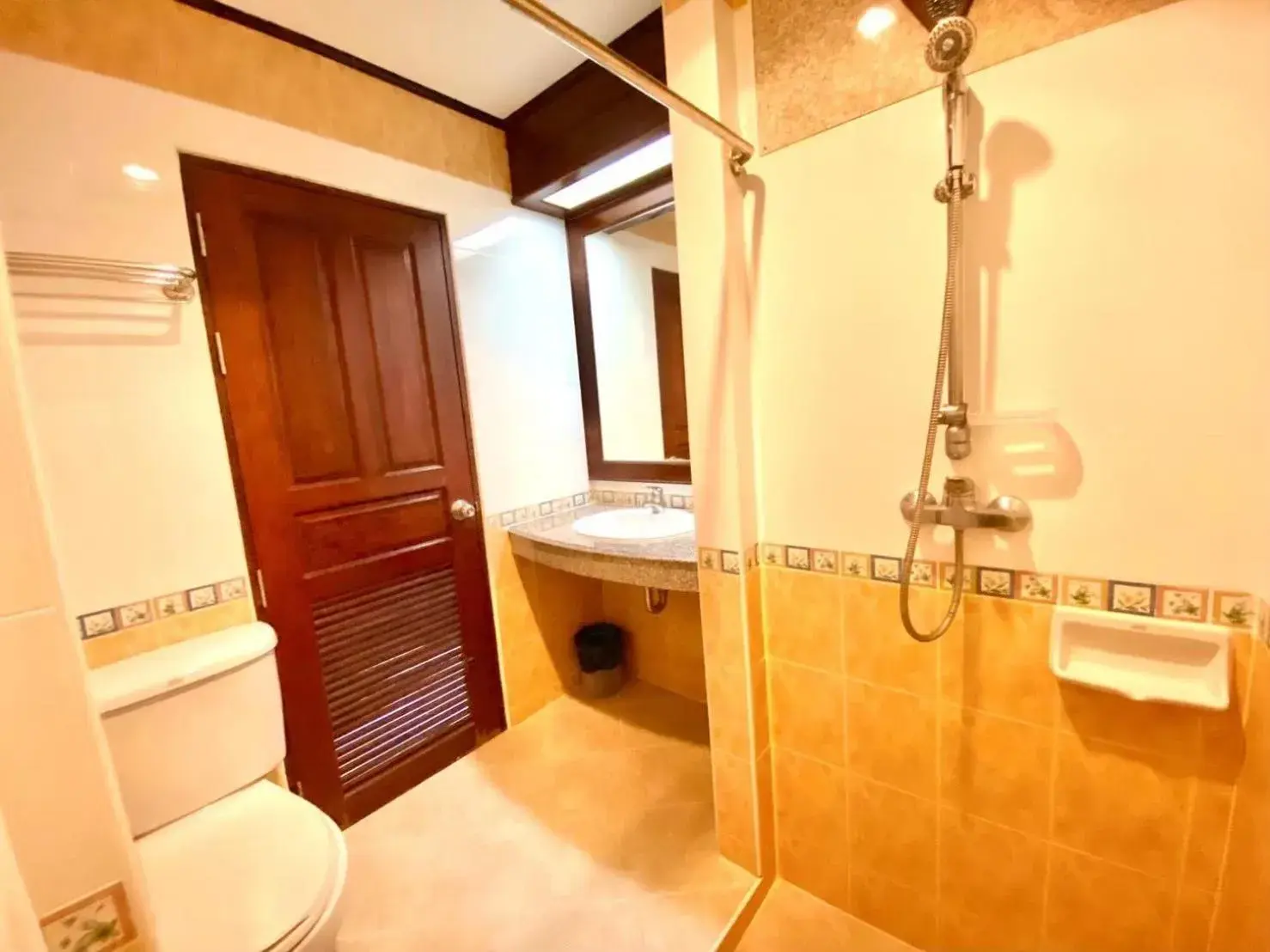 Shower in Crystal Hotel Krabi Shower in Crystal Hotel Krabi