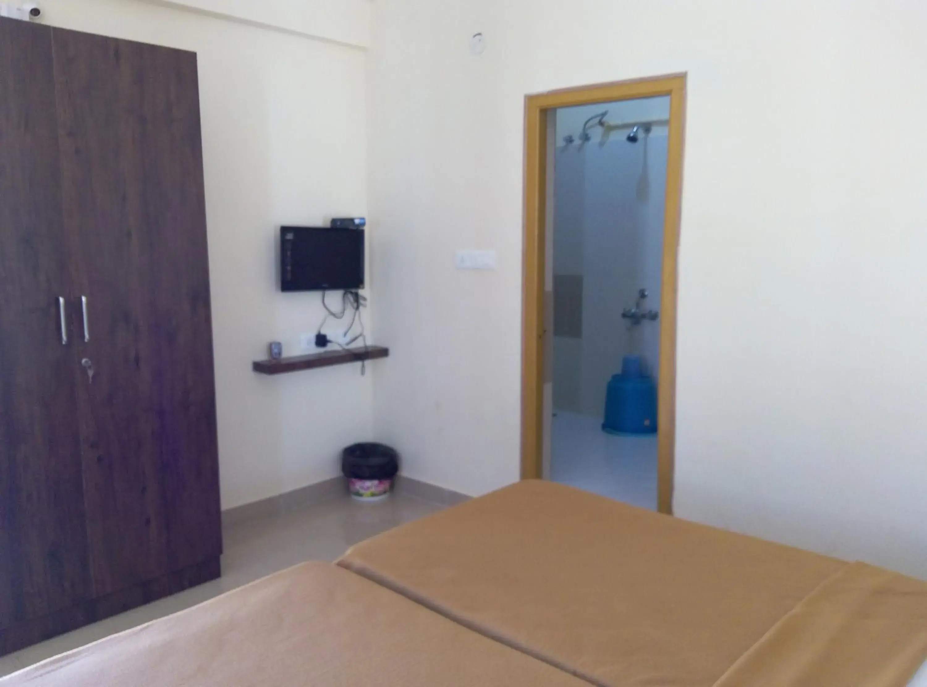 10-Bed Mixed Dormitory Room in Suvarna Compact 10-Bed Mixed Dormitory Room in Suvarna Compact