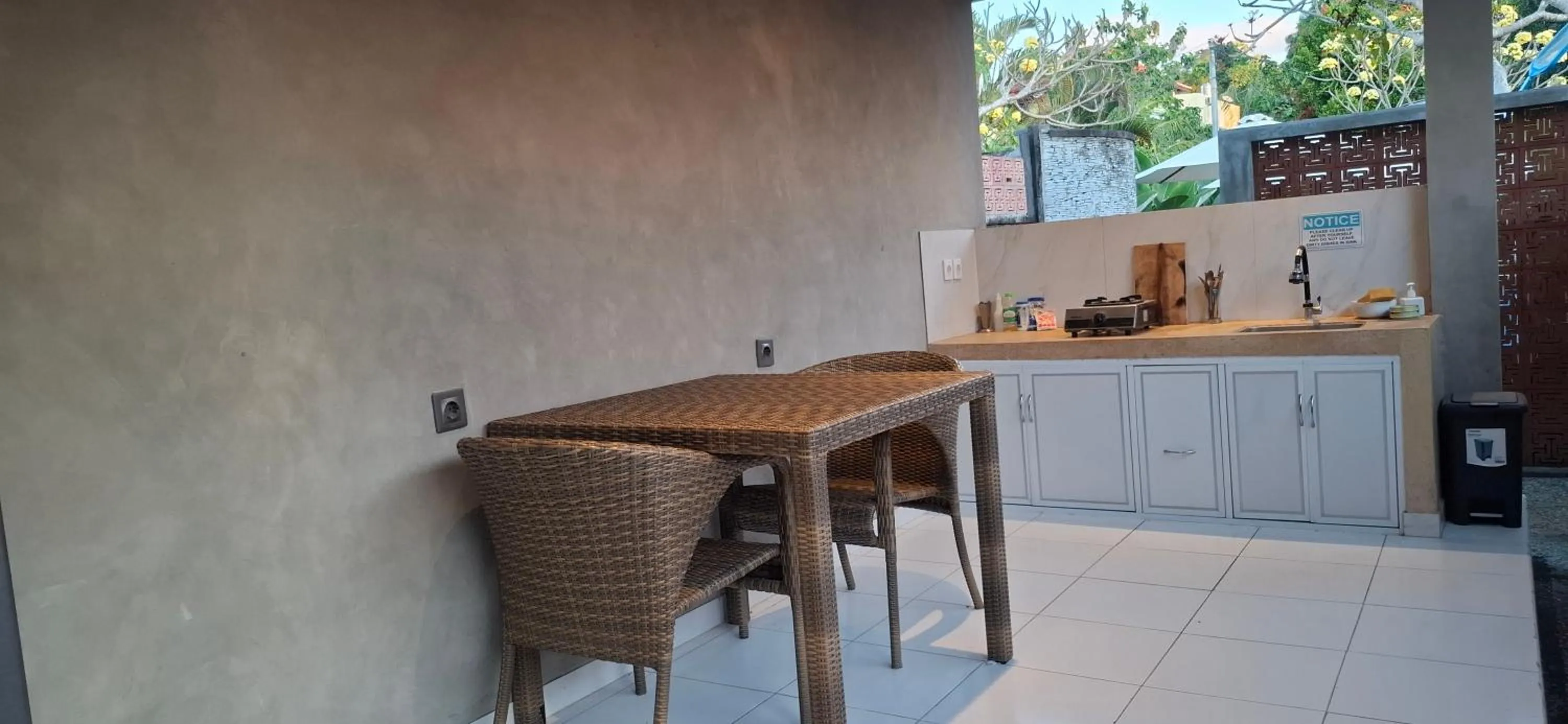 Kitchen or kitchenette in Uma Mani Villa Jimbaran