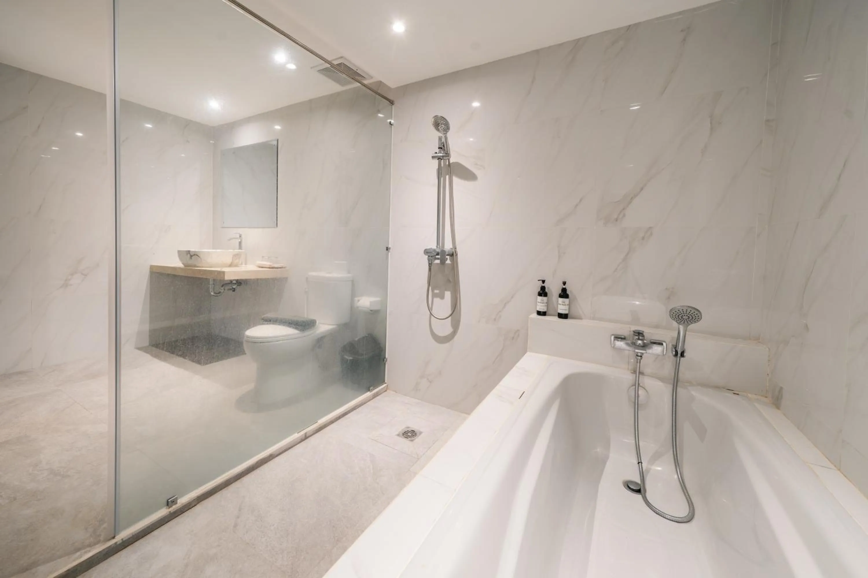 Shower in Uma Mani Villa Jimbaran