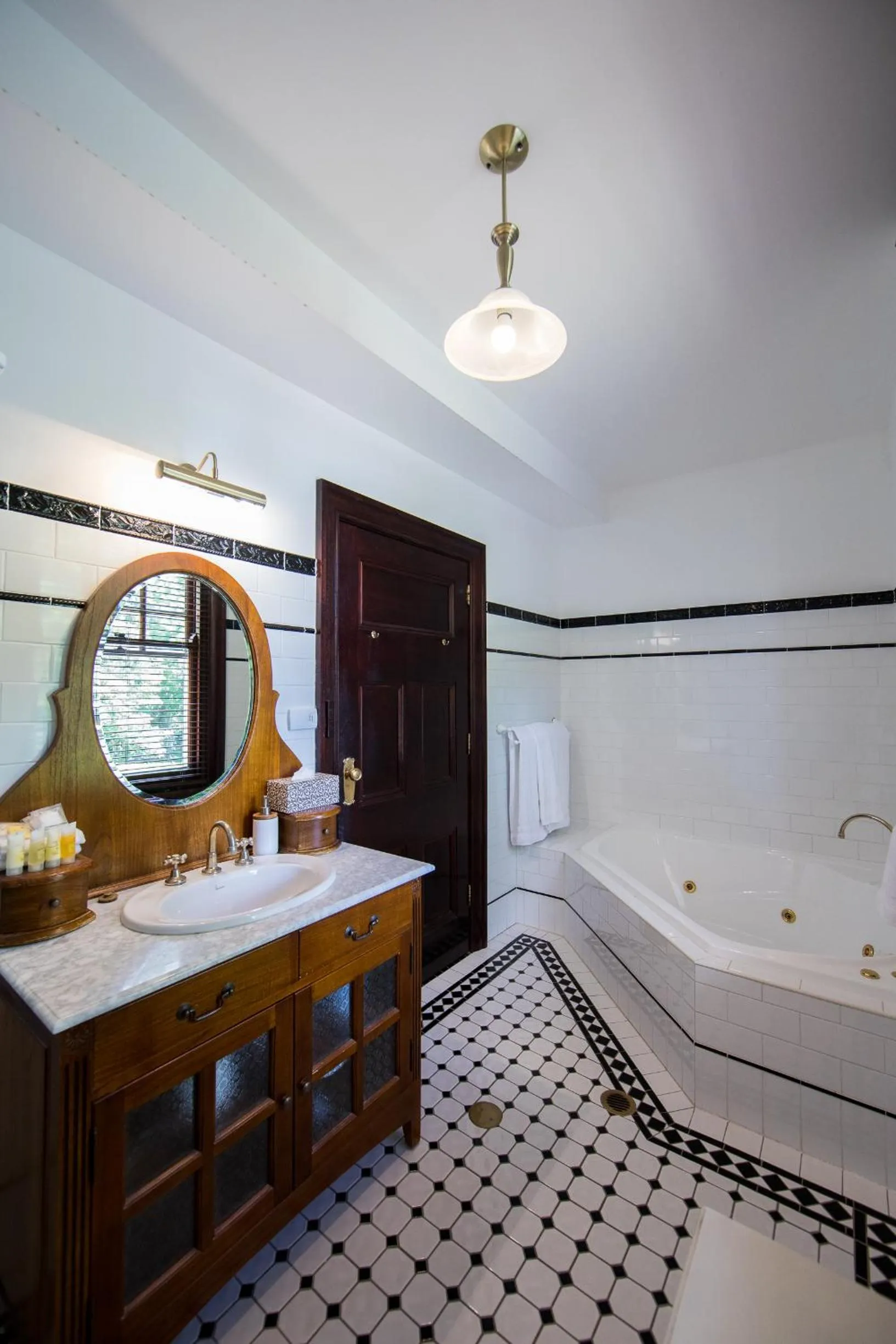 Bed in Petersons Armidale Winery and Guesthouse