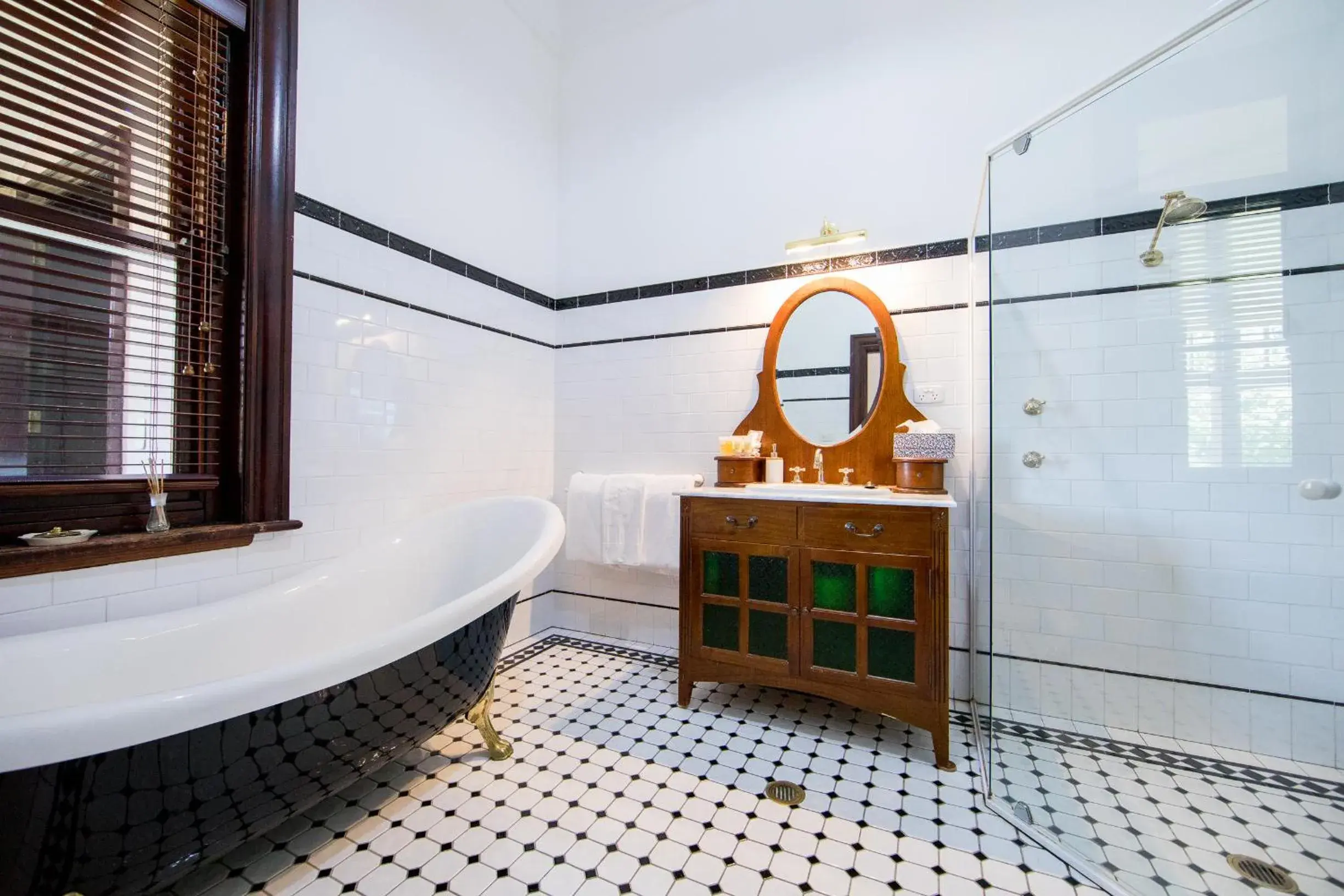 Superior Suite in Petersons Armidale Winery and Guesthouse Superior Suite in Petersons Armidale Winery and Guesthouse