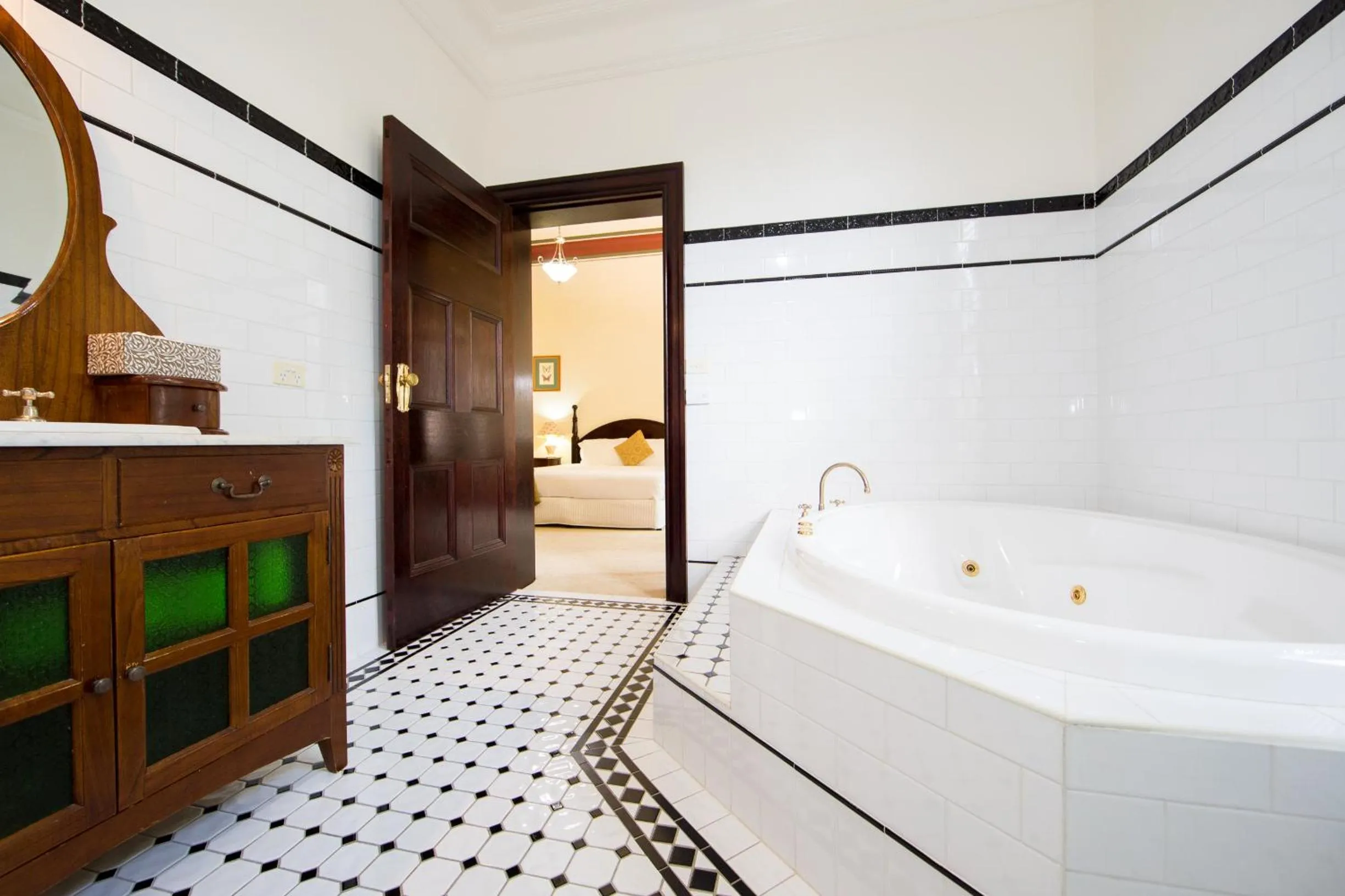 Garden view in Petersons Armidale Winery and Guesthouse