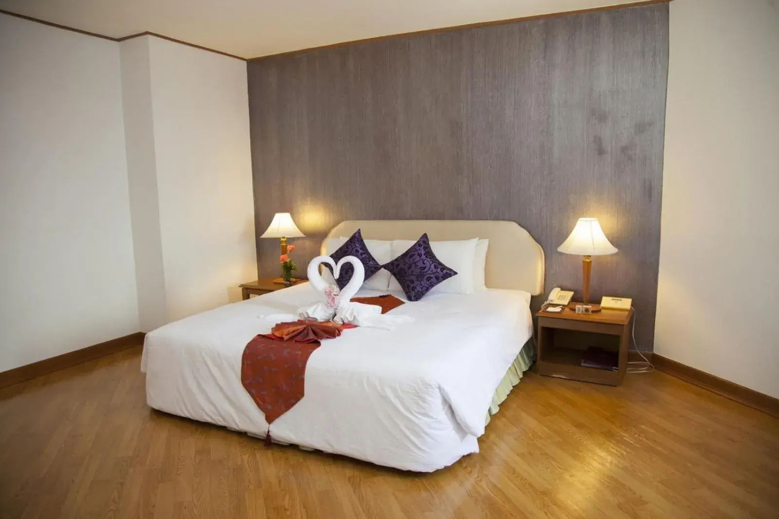 Bed in Thumrin Thana Hotel Bed in Thumrin Thana Hotel