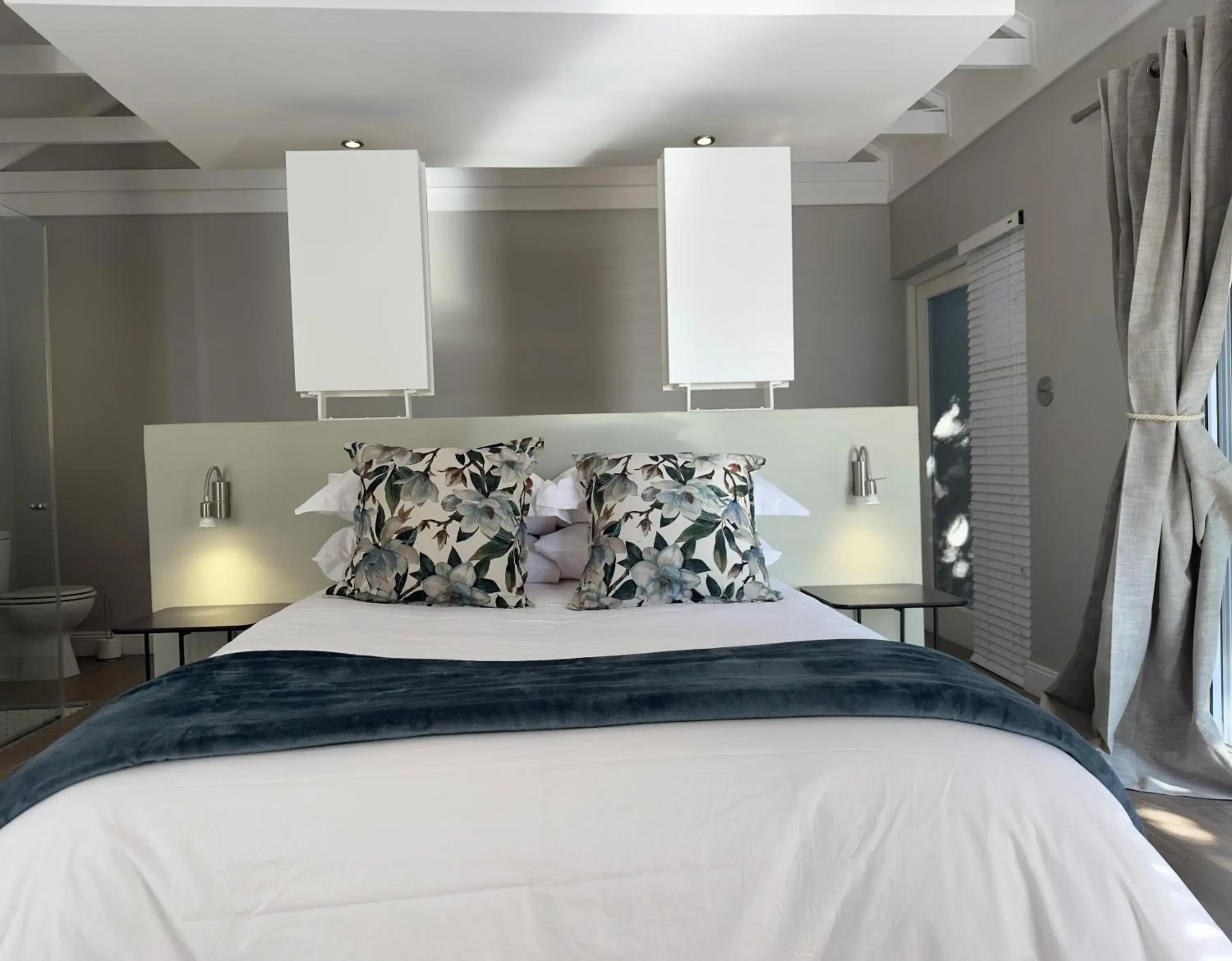 Deluxe Double Room - single occupancy in Serene Place Guest House & Conference Venue AFFORDABLE LUXURY WITH BACKUP POWER Deluxe Double Room - single occupancy in Serene Place Guest House & Conference Venue AFFORDABLE LUXURY WITH BACKUP POWER