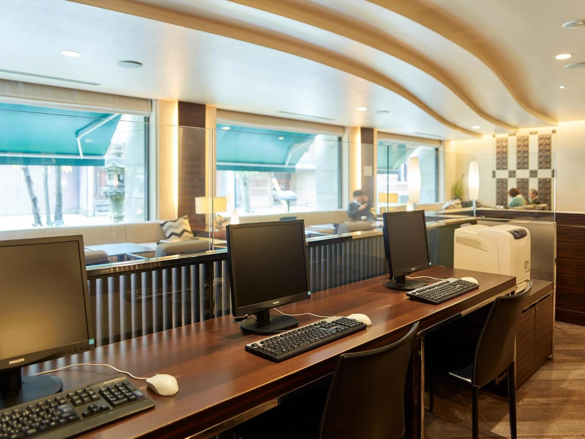 Communal lounge/ TV room in Mitsui Garden Hotel Osaka Yodoyabashi