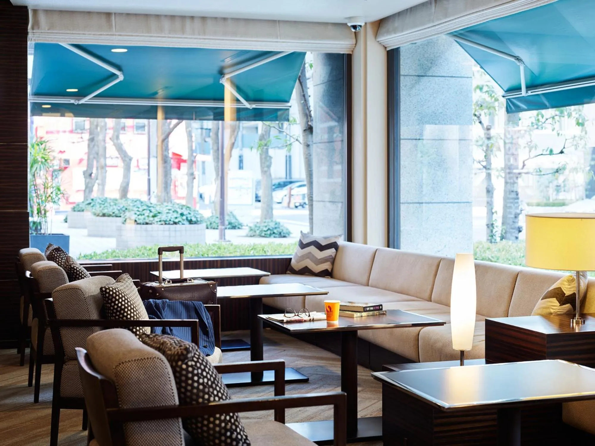 Lounge or bar in Mitsui Garden Hotel Osaka Yodoyabashi