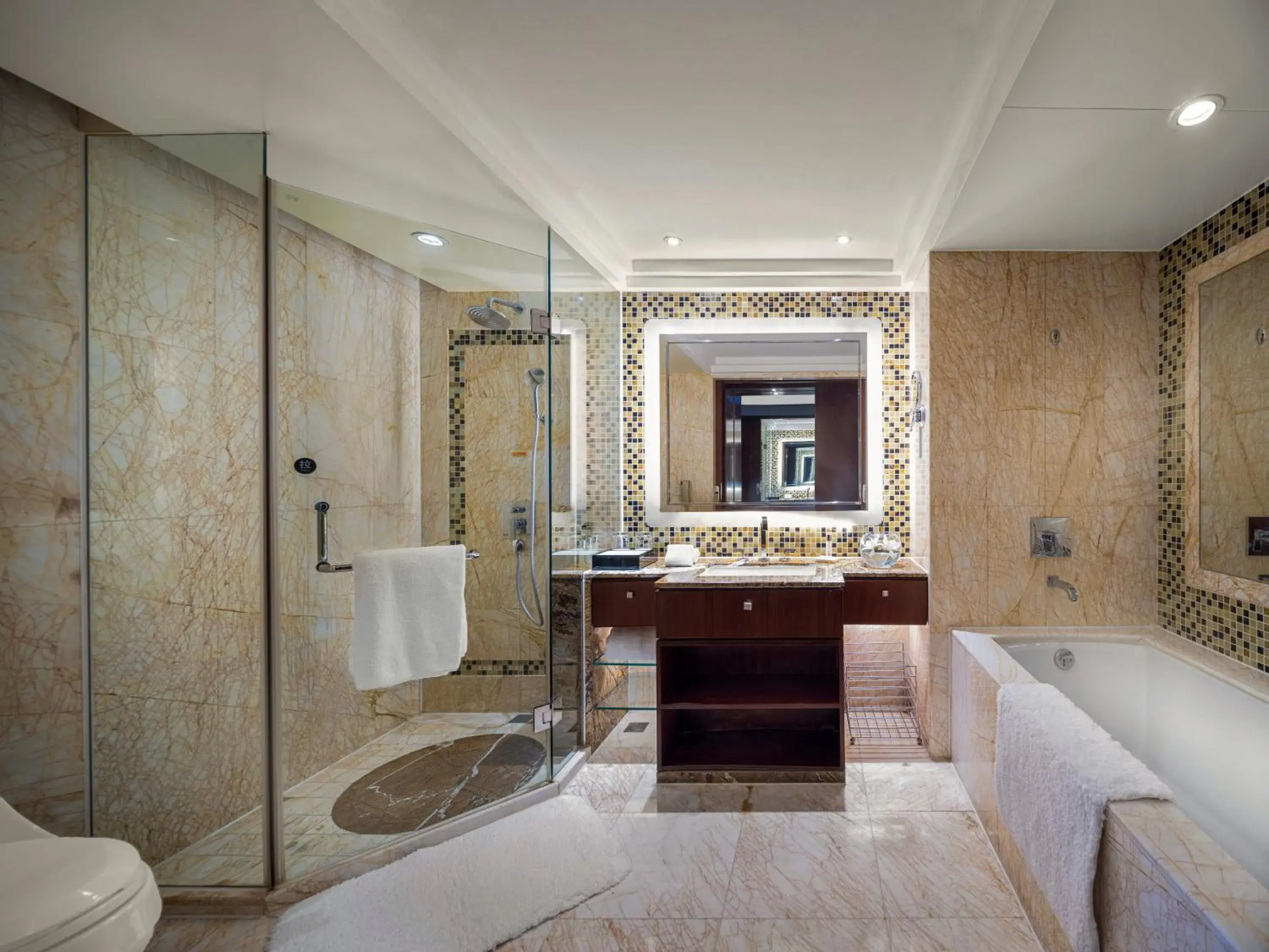 Deluxe Double Room in Songjiang New Century Grand Hotel Shanghai Deluxe Double Room in Songjiang New Century Grand Hotel Shanghai