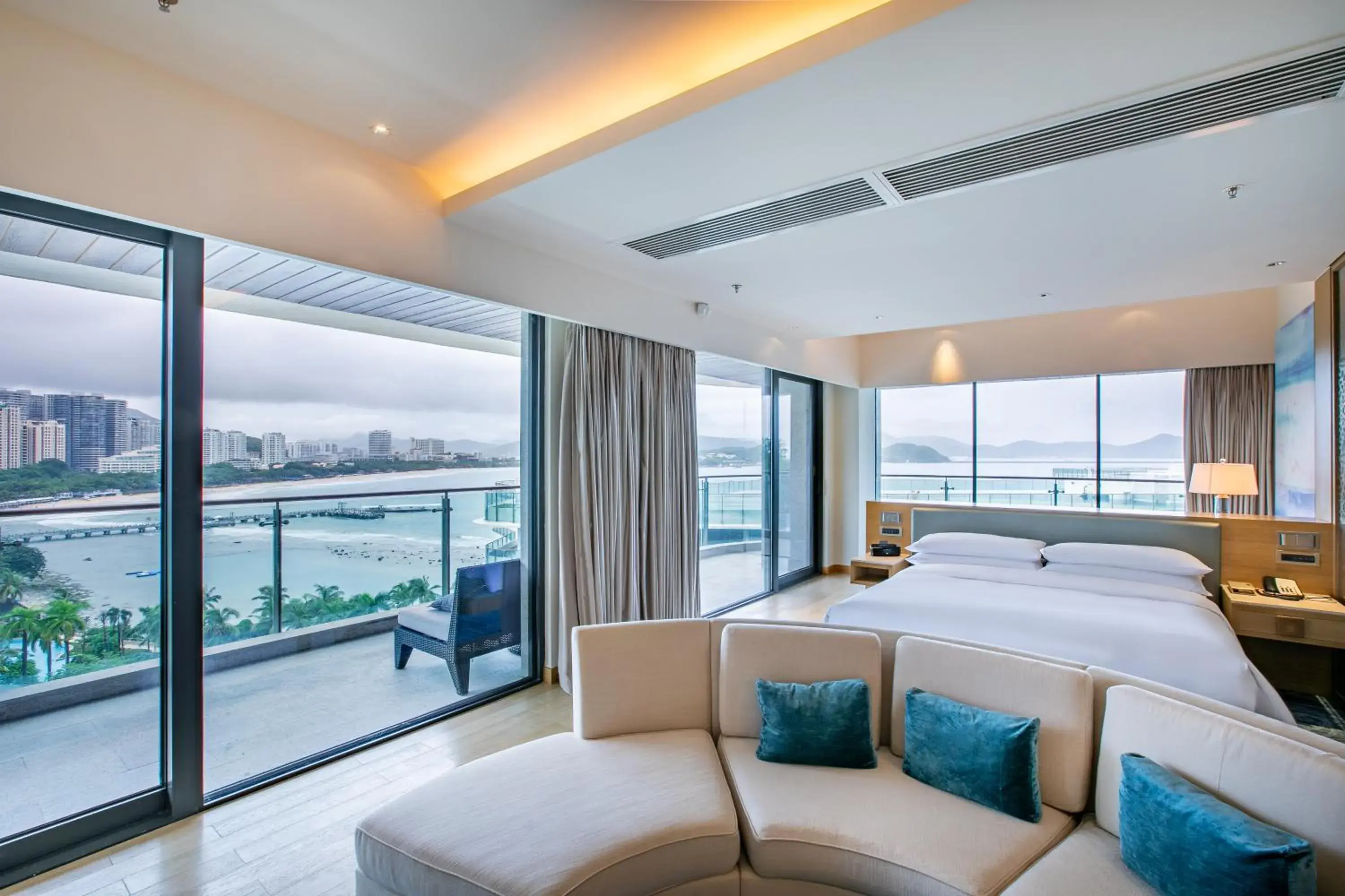 Panoramic Ocean View Suite in JW Marriott Hotel Sanya Dadonghai Bay Panoramic Ocean View Suite in JW Marriott Hotel Sanya Dadonghai Bay