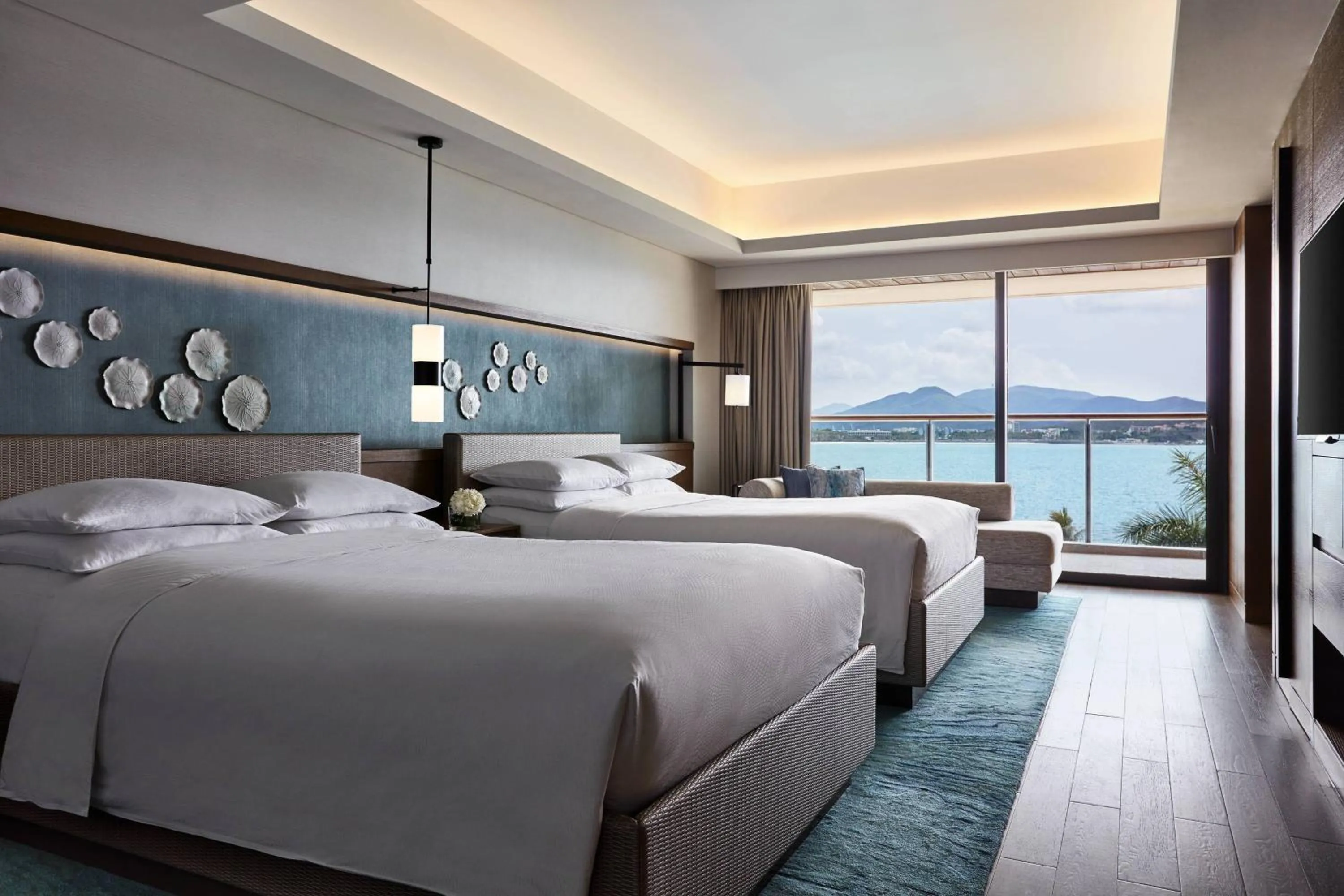 Restaurant/places to eat, Bed in JW Marriott Hotel Sanya Dadonghai Bay