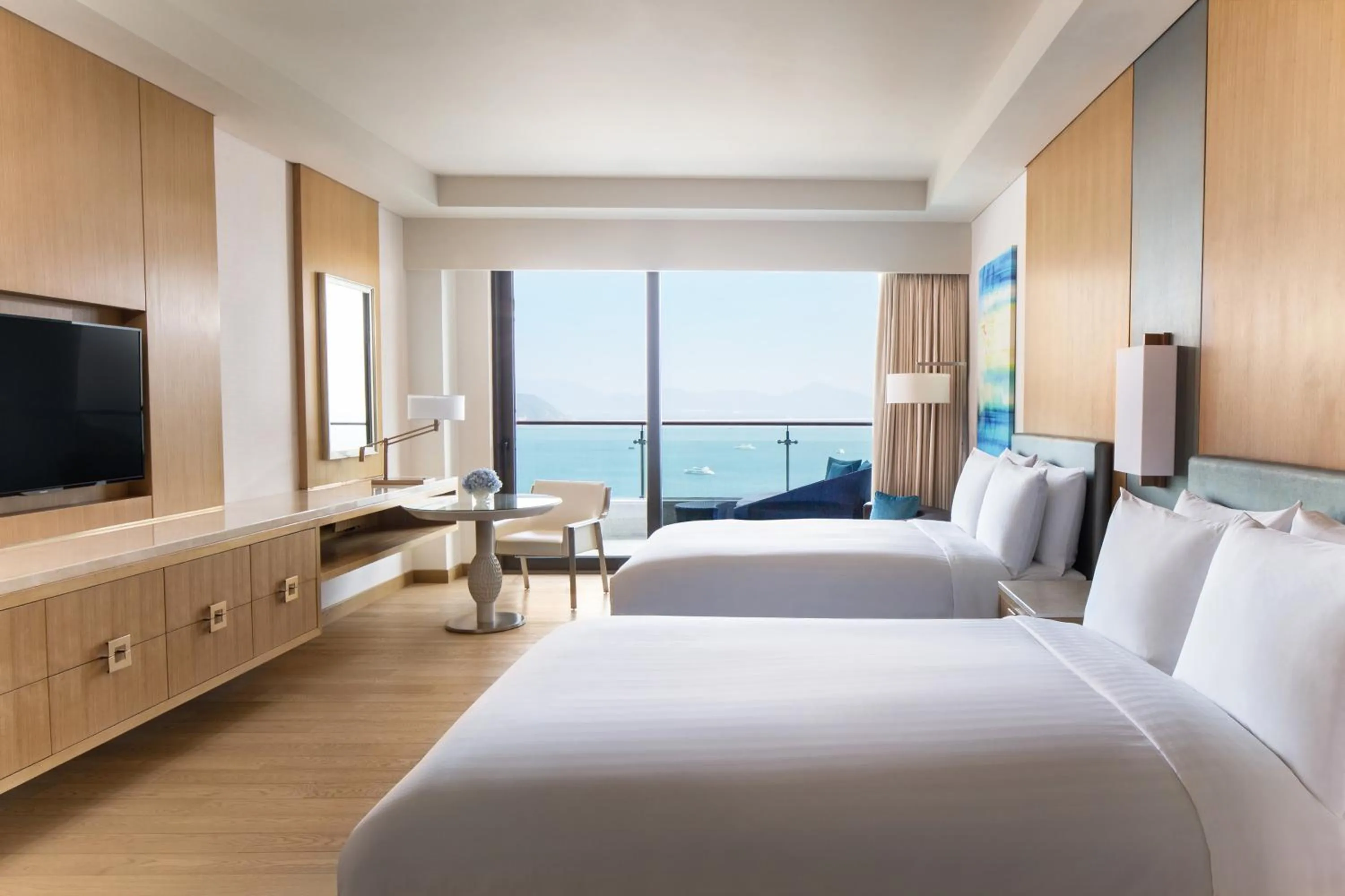 Photo of the whole room, Bed in JW Marriott Hotel Sanya Dadonghai Bay