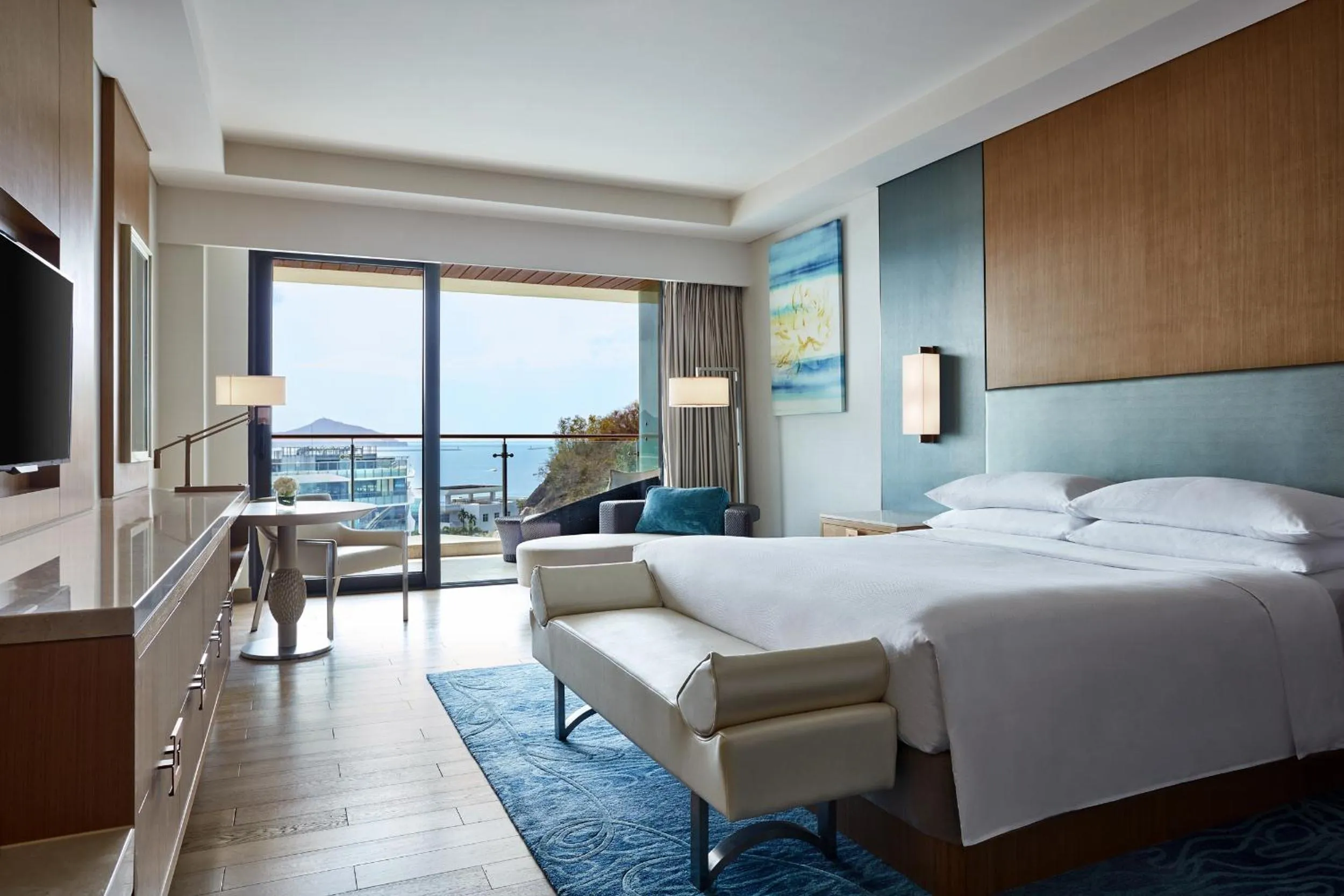 Photo of the whole room, Bed in JW Marriott Hotel Sanya Dadonghai Bay