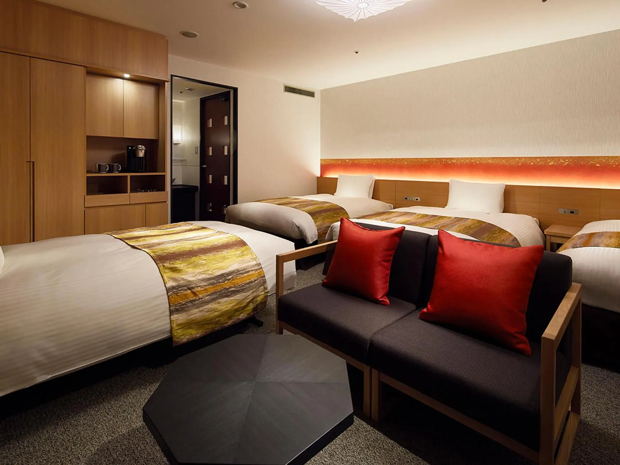 Photo of the whole room, Bed in Mitsui Garden Hotel Kyoto Sanjo