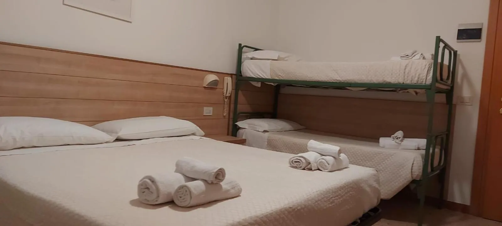 Bedroom in Hotel Brezza