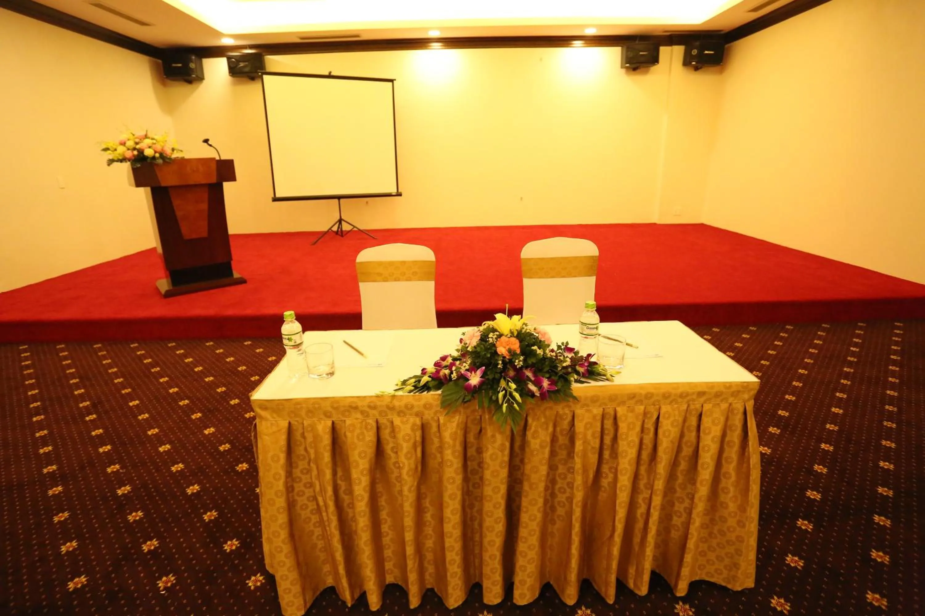 Banquet/Function facilities in Song Loc Luxury Hotel
