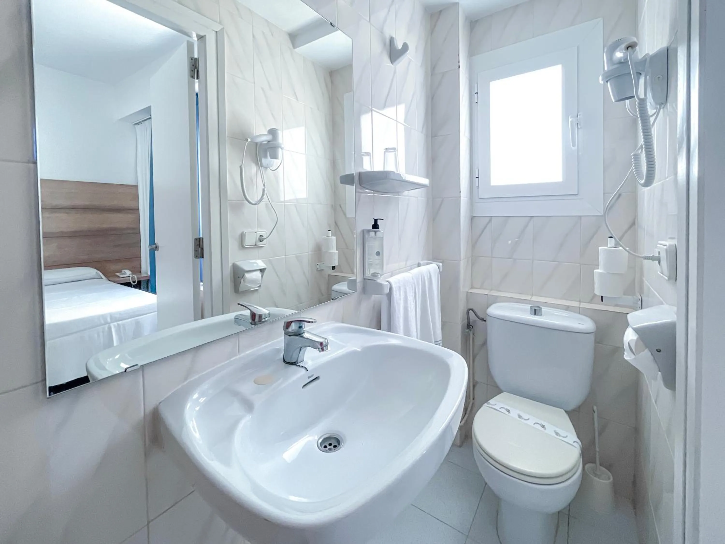 Shower in Hotel Ibiza Playa