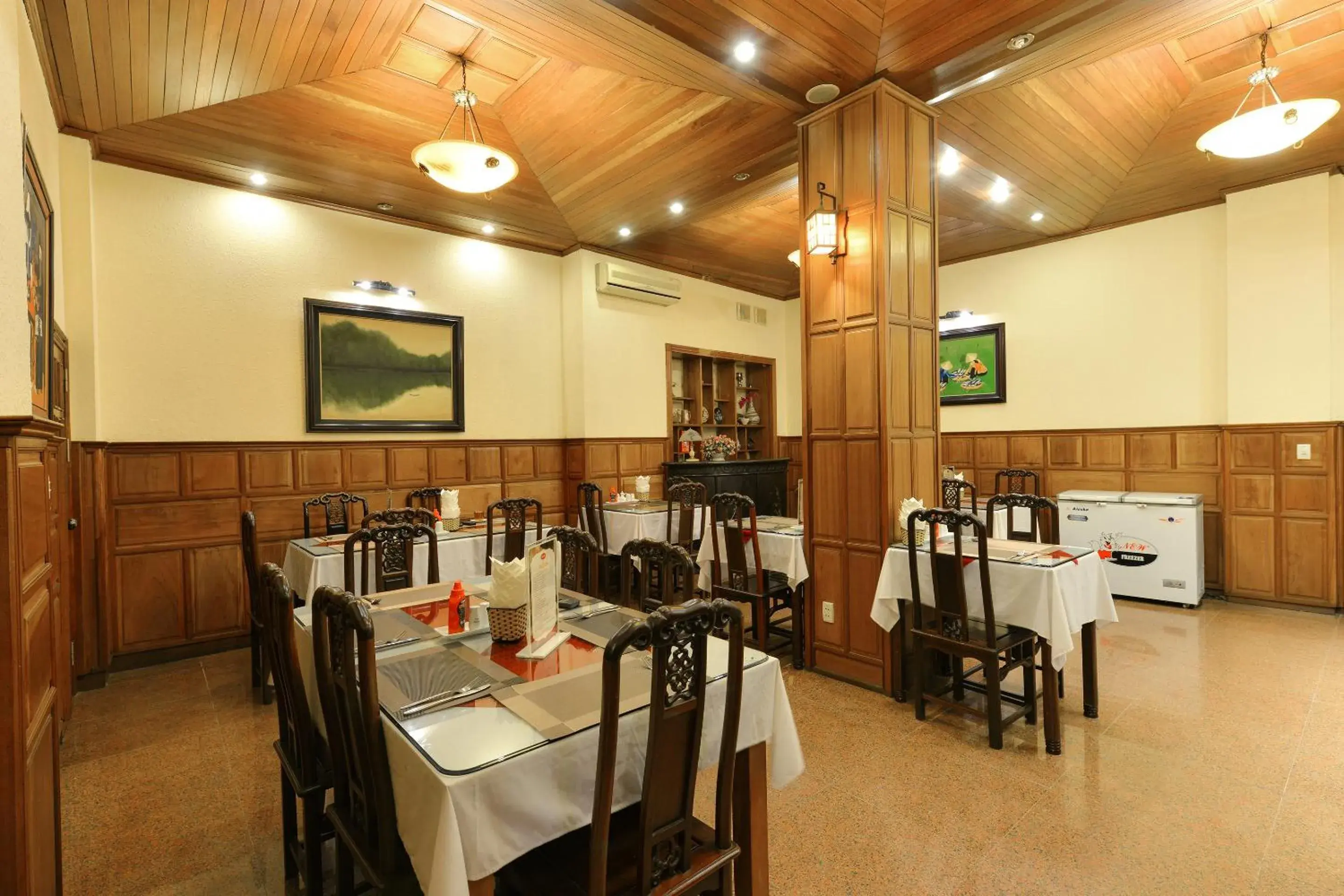 Restaurant/places to eat in Lucky 2 Hotel & Travel Restaurant/places to eat in Lucky 2 Hotel & Travel