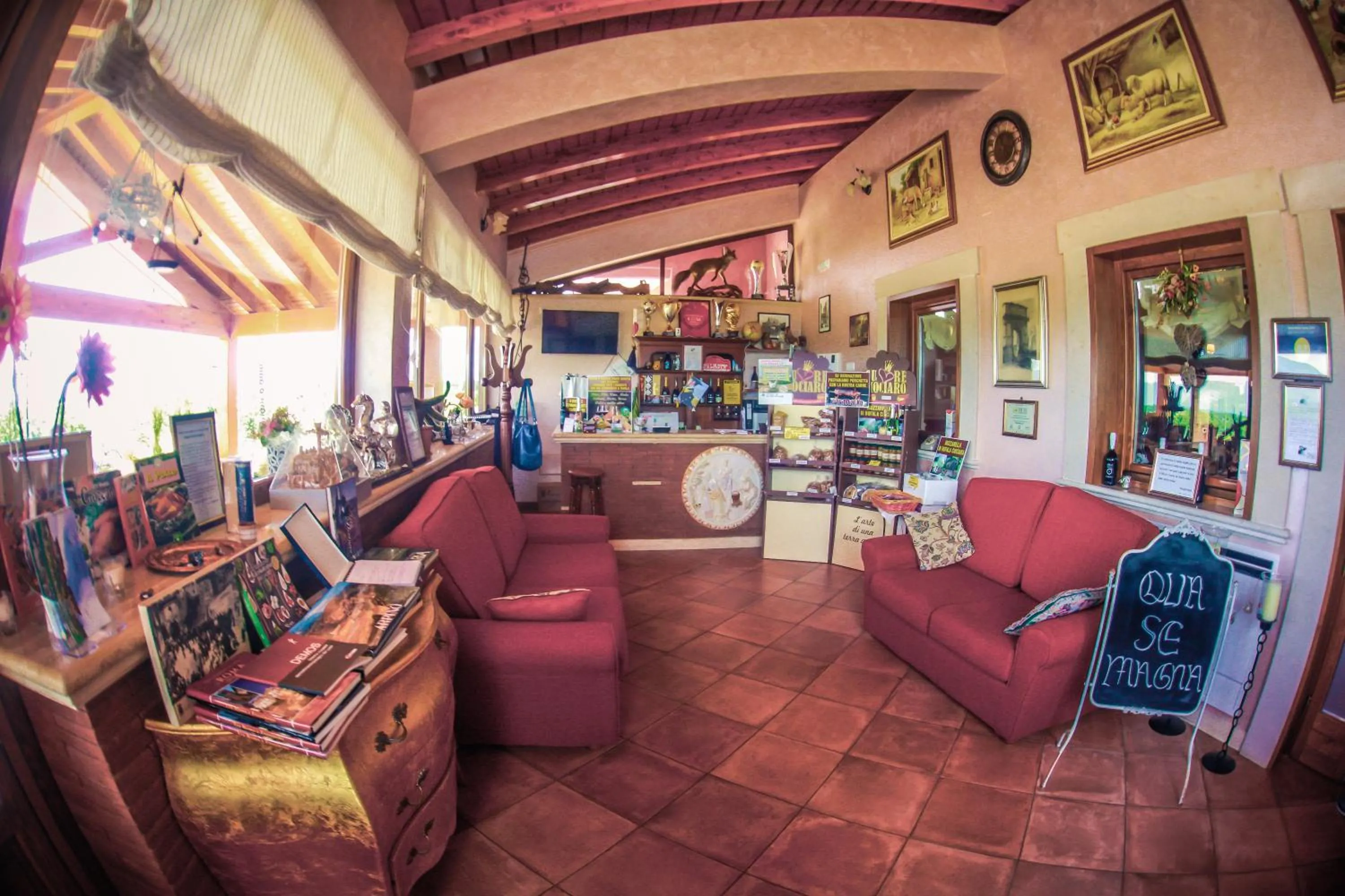 Lobby or reception in Agriturismo ciociaro " il colle " HOTEL RISTORANTE