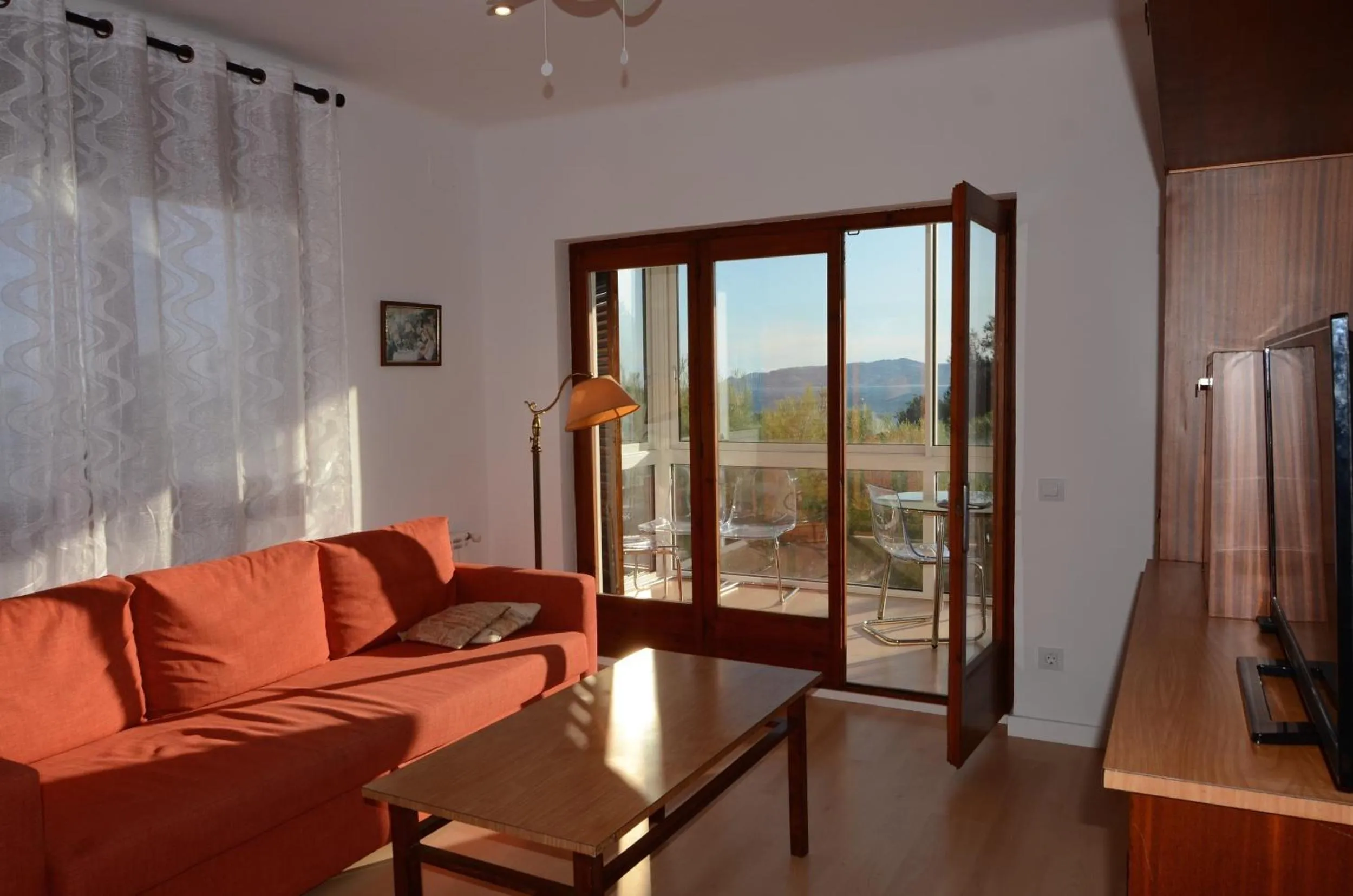 Communal lounge/ TV room in Apartamento ILSE