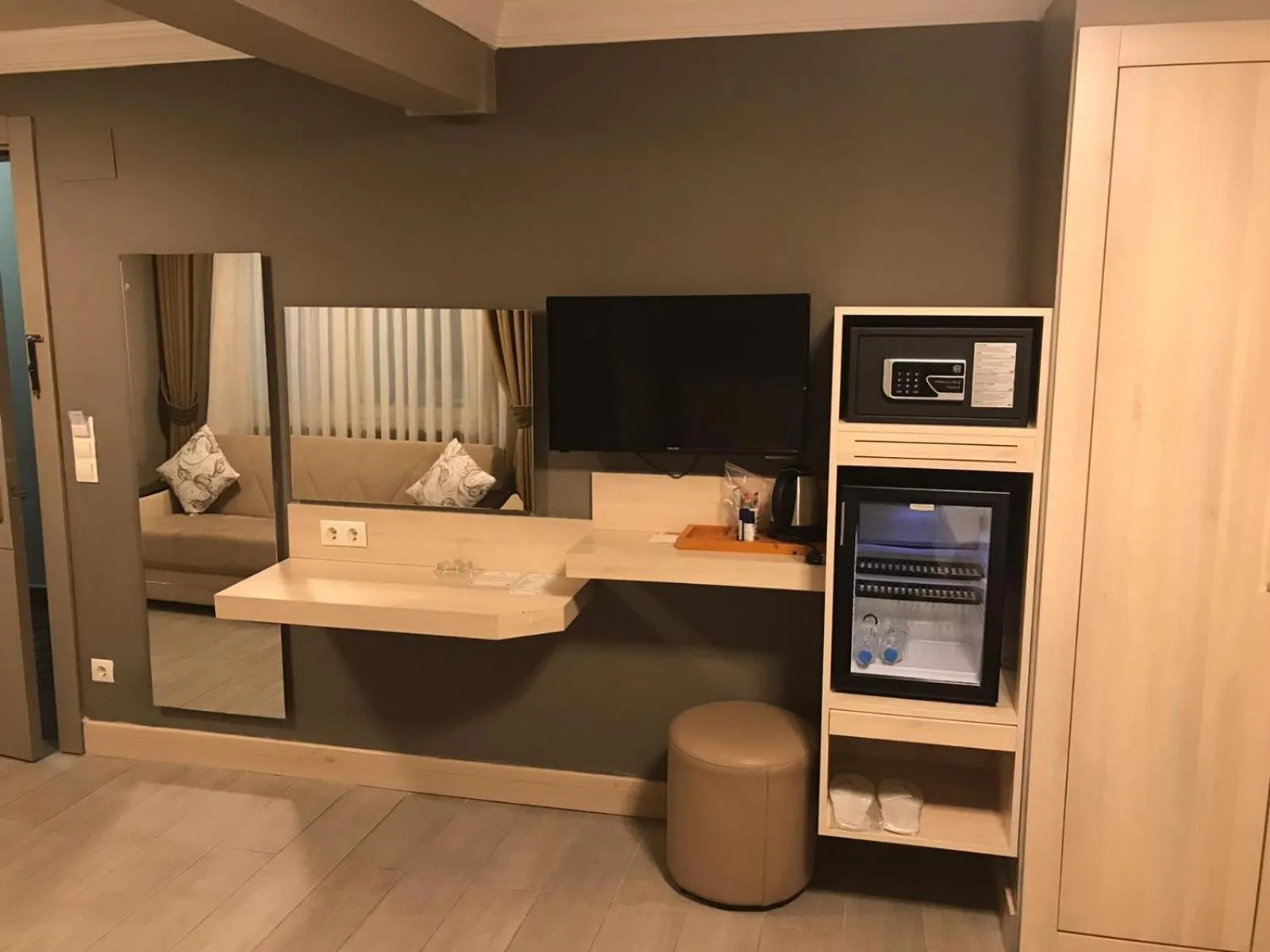 Photo of the whole room in Benler Otel Laleli ISTanbul