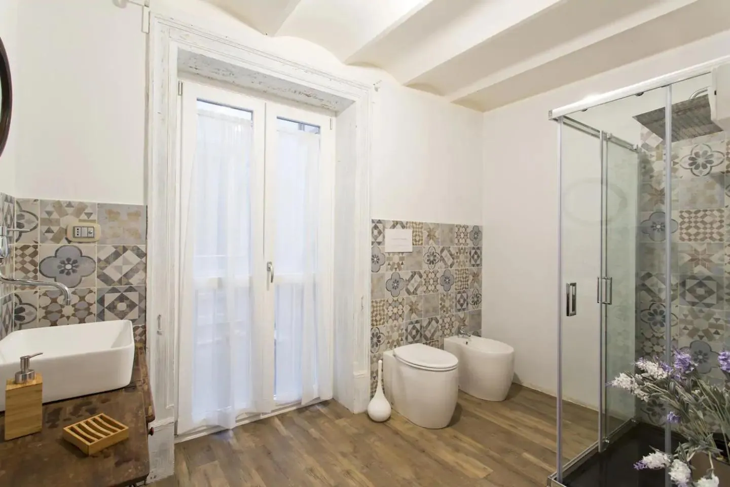 Shower in Artisan Maison Palermo