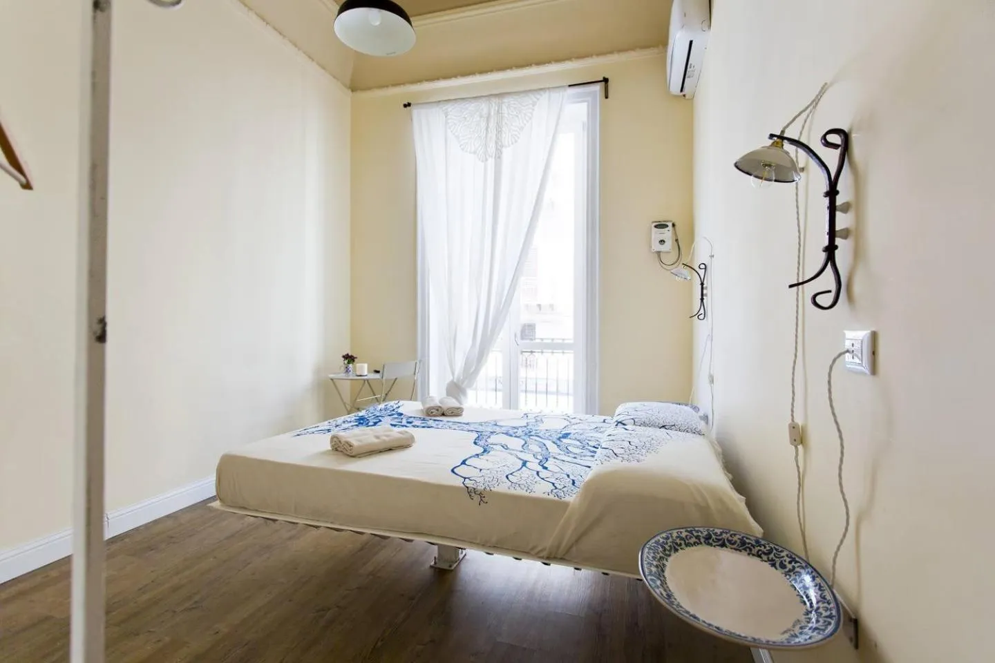 Photo of the whole room, Bed in Artisan Maison Palermo