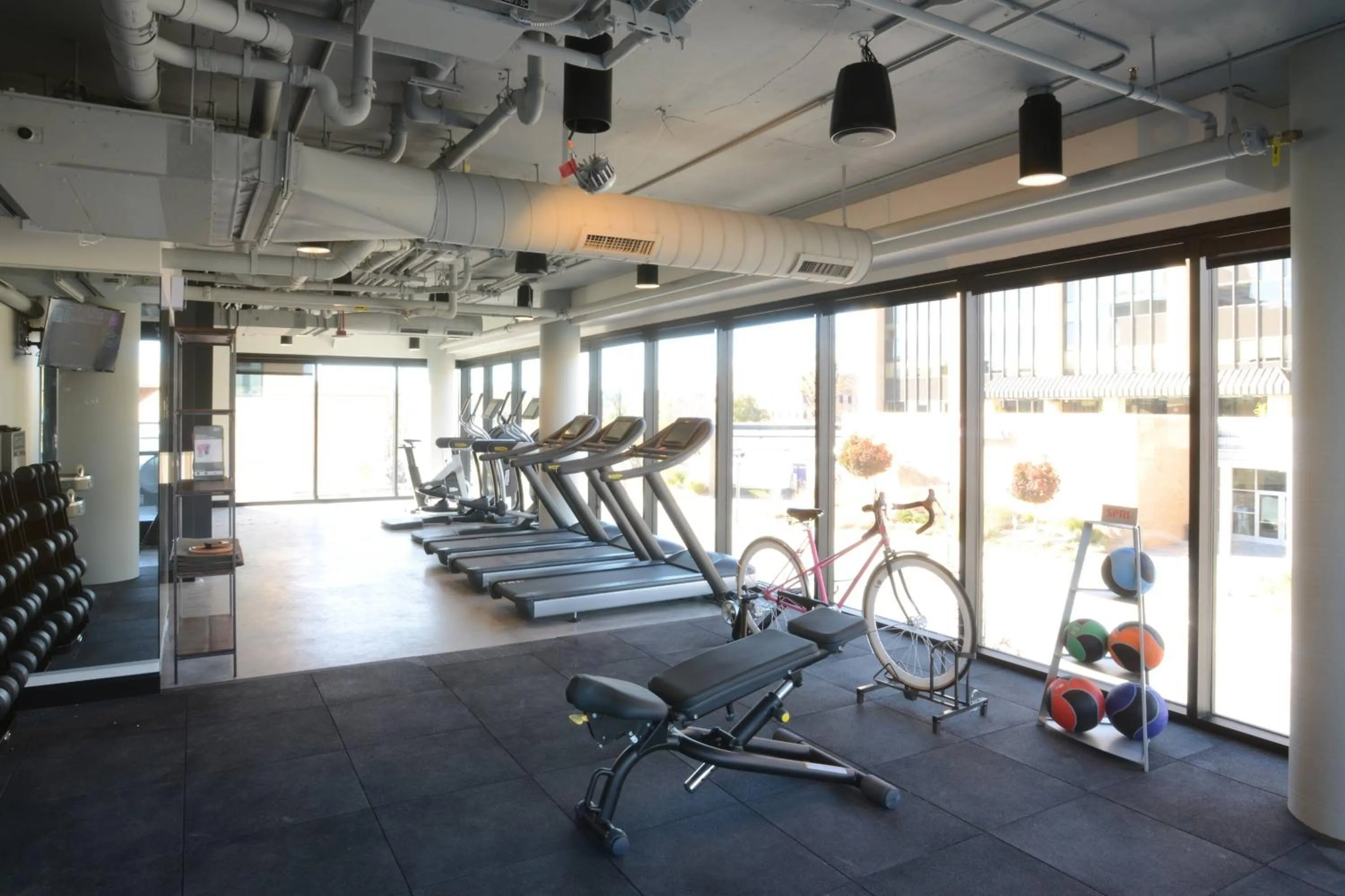 Fitness centre/facilities in MOXY Denver Cherry Creek