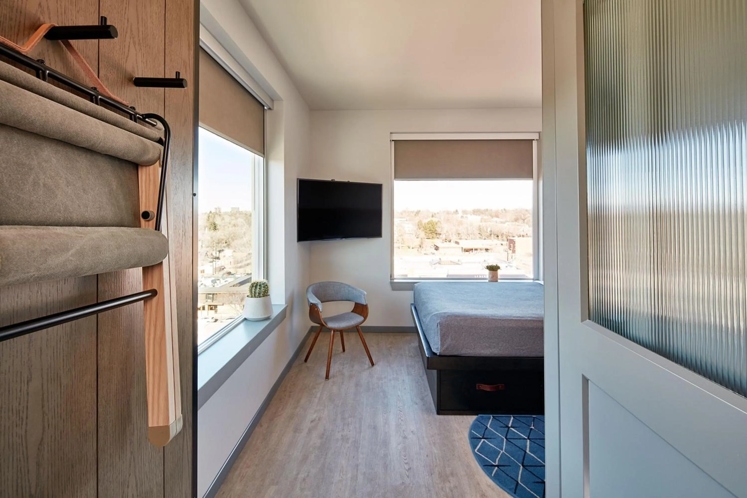 Photo of the whole room, Bed in MOXY Denver Cherry Creek