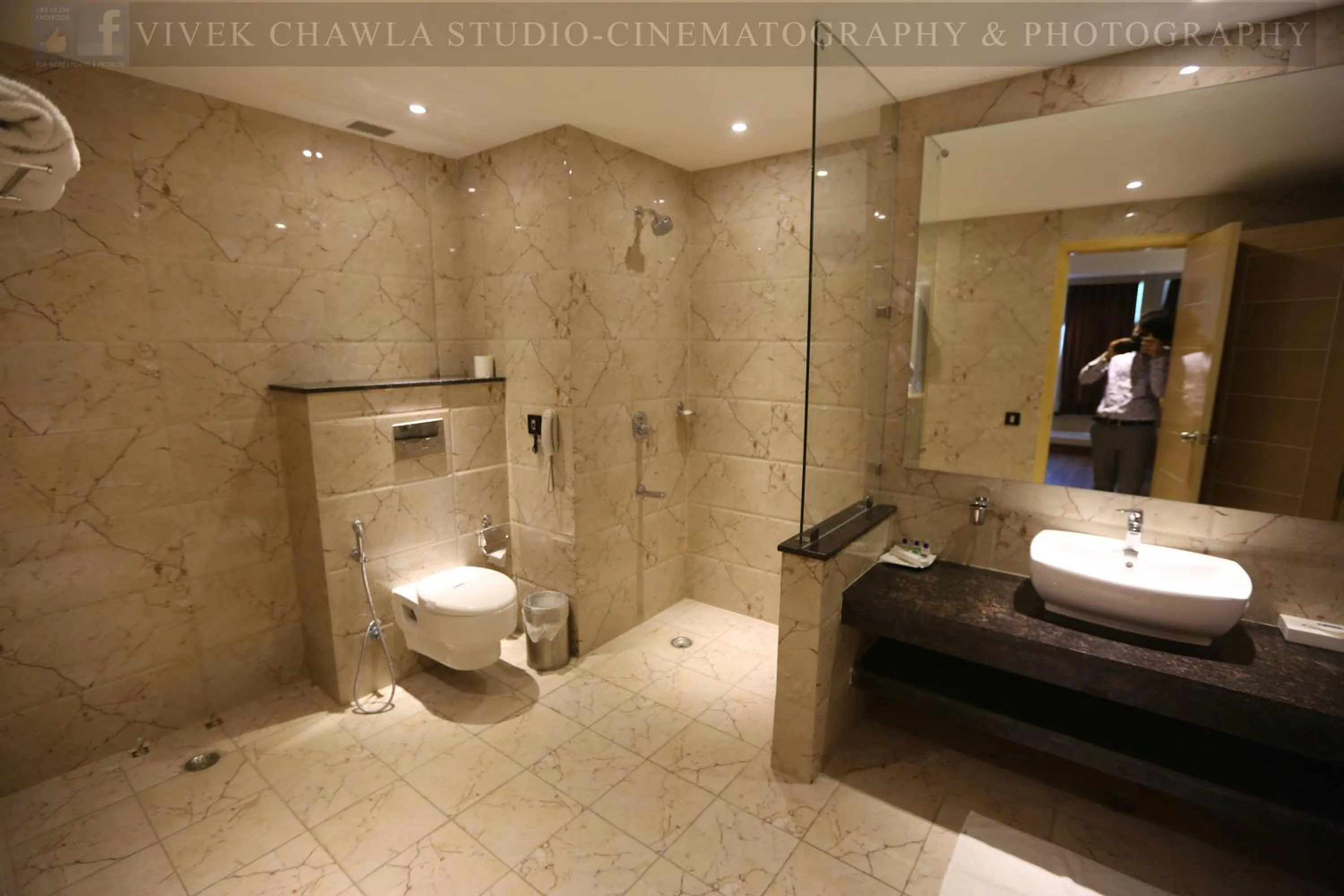 Bathroom in Dee Marks Airport Hotel & Resorts