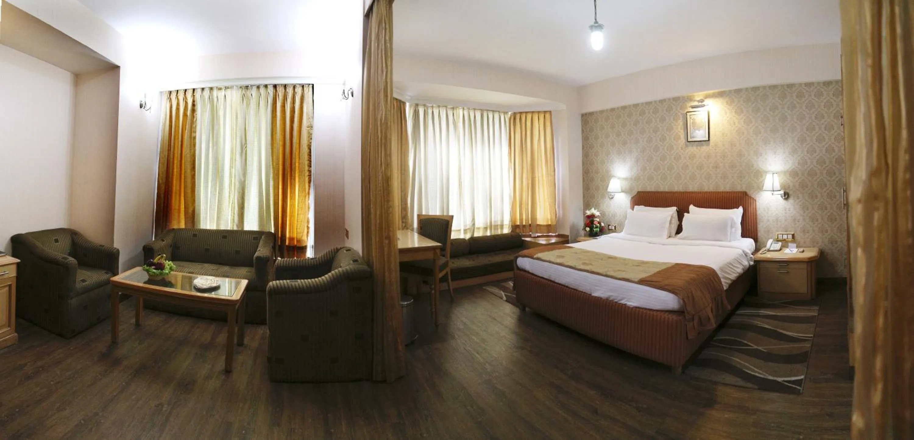 Bedroom, Bed in Dee Marks Airport Hotel & Resorts