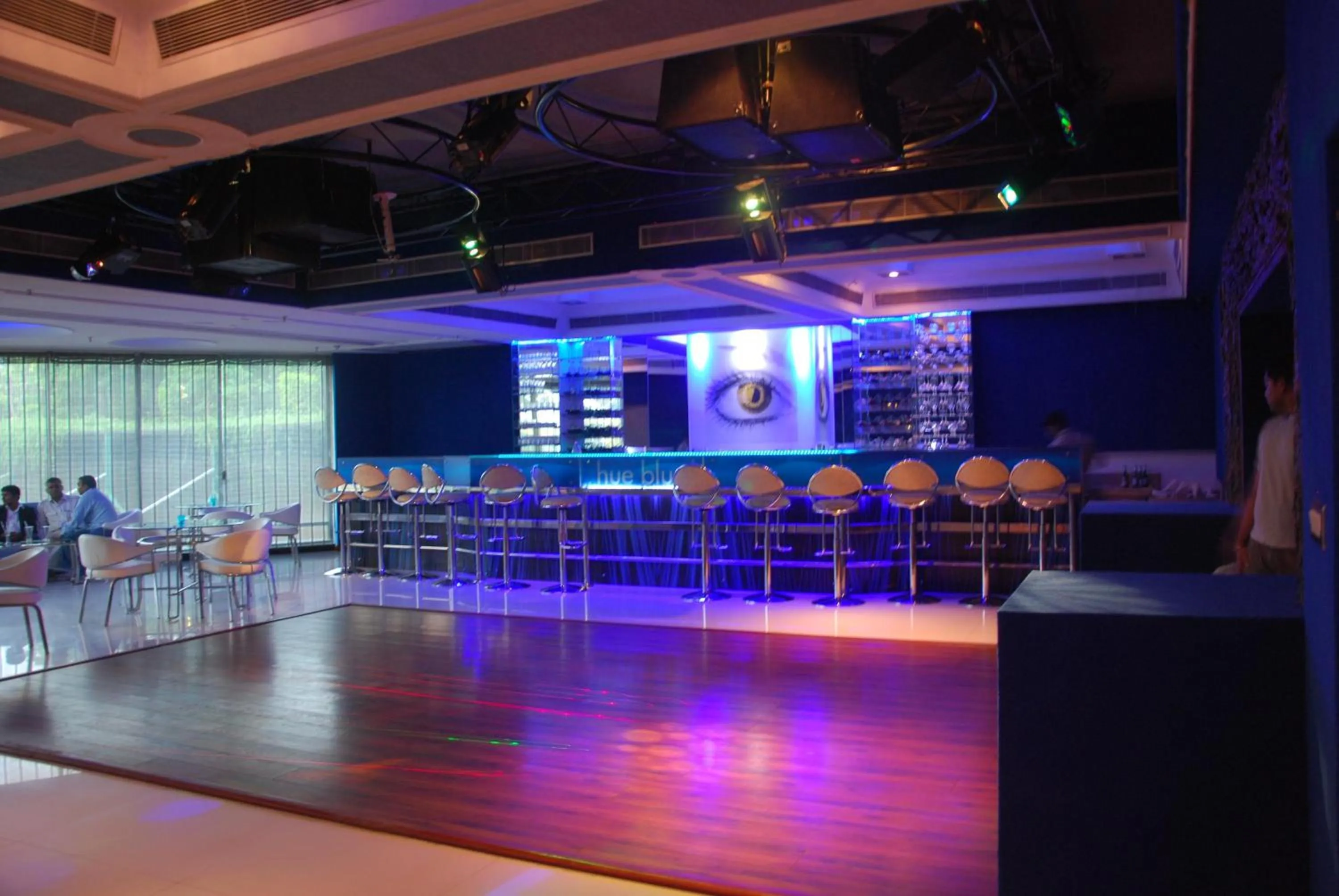 Lounge or bar in Dee Marks Airport Hotel & Resorts