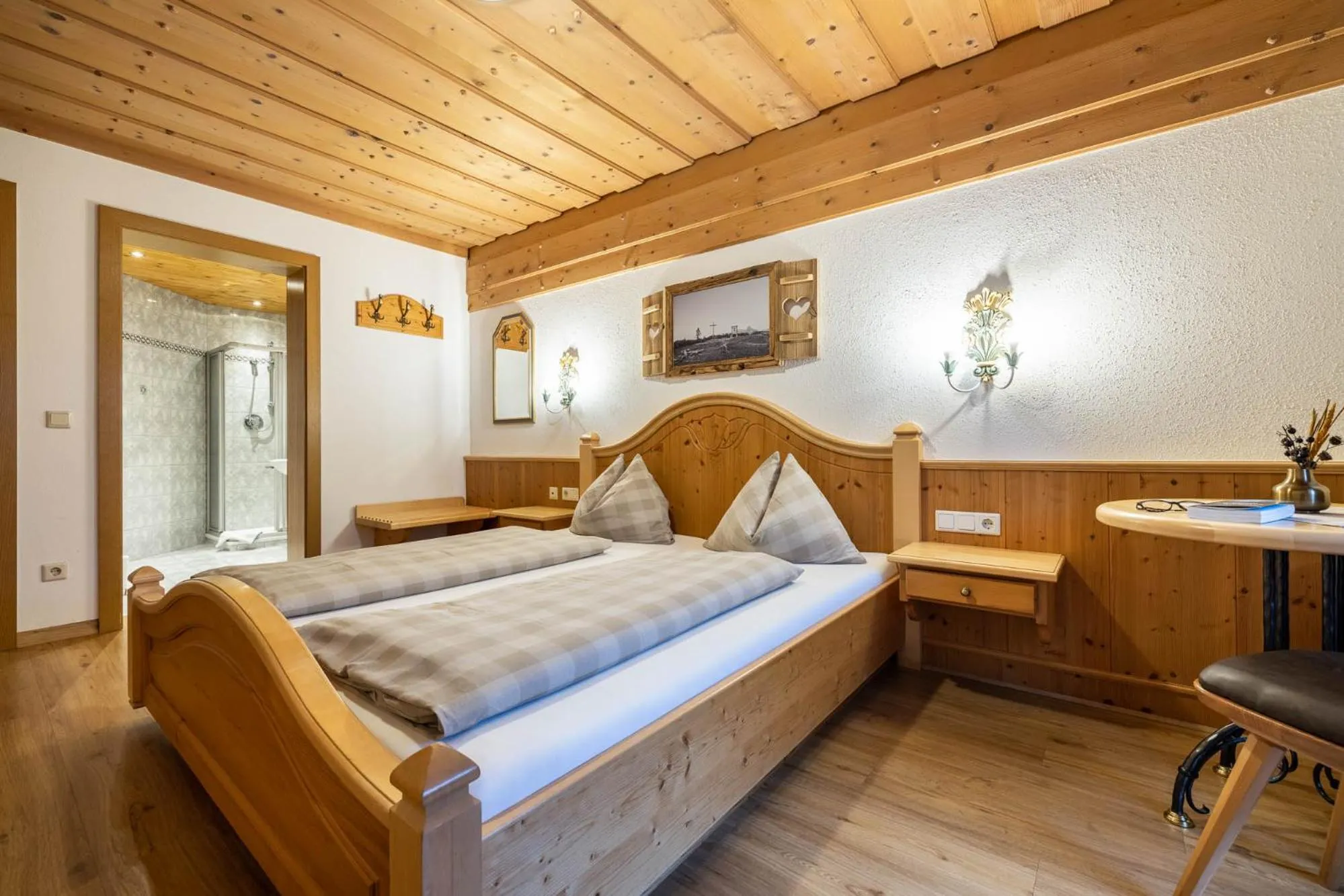 Bedroom, Bed in Das Geierberg