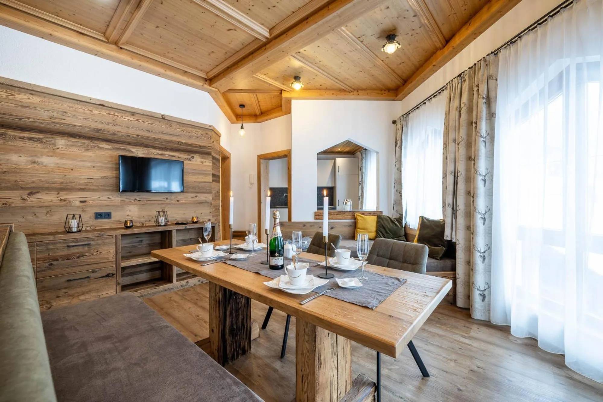 TV and multimedia in Das Geierberg