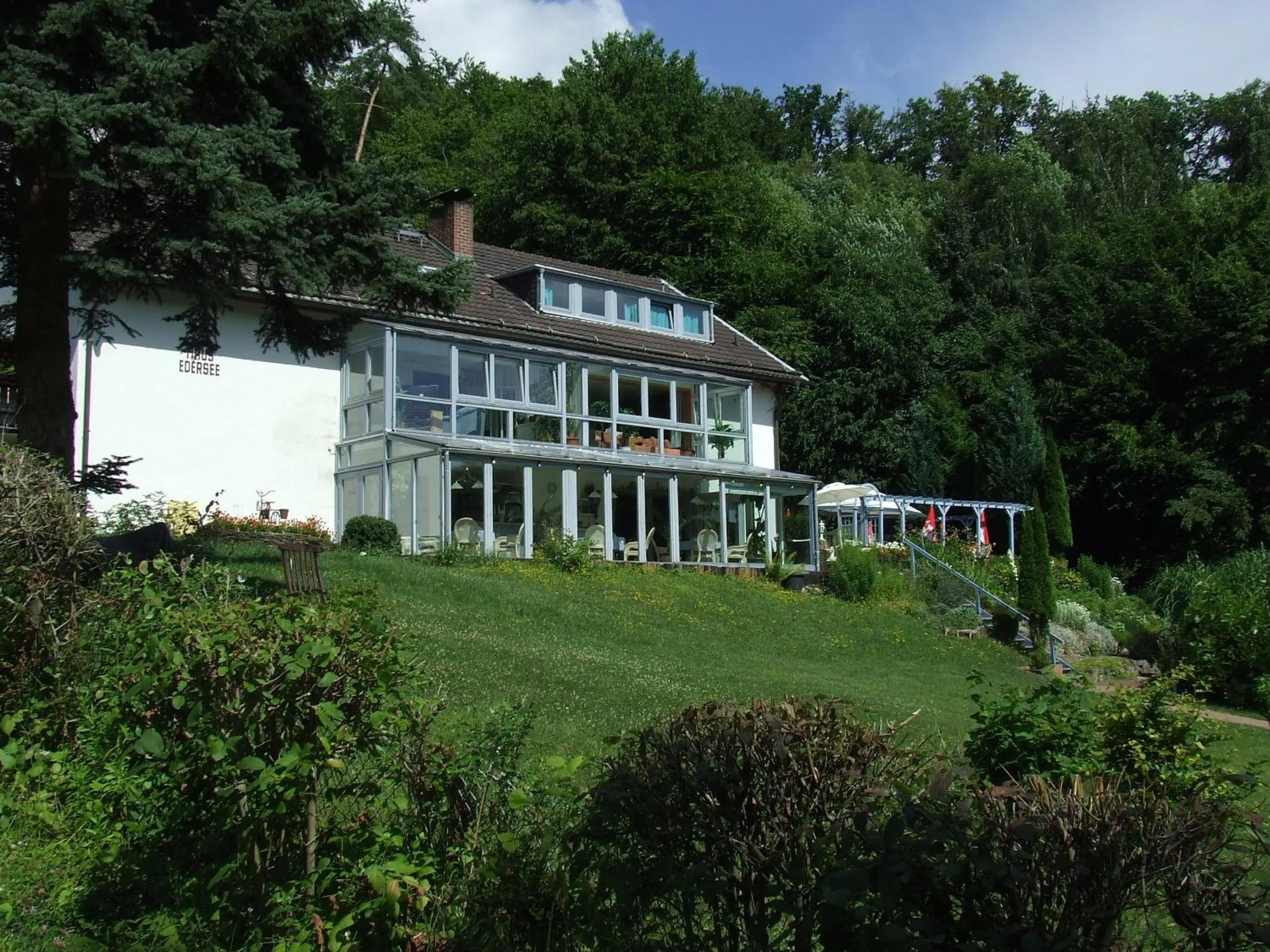 Facade/entrance in Landhotel Edersee
